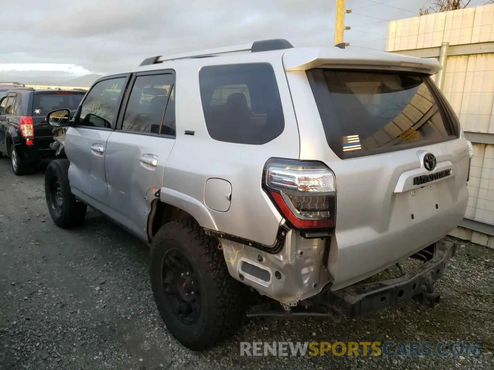 3 Фотография поврежденного автомобиля JTEBU5JR1K5631414 TOYOTA 4RUNNER 2019