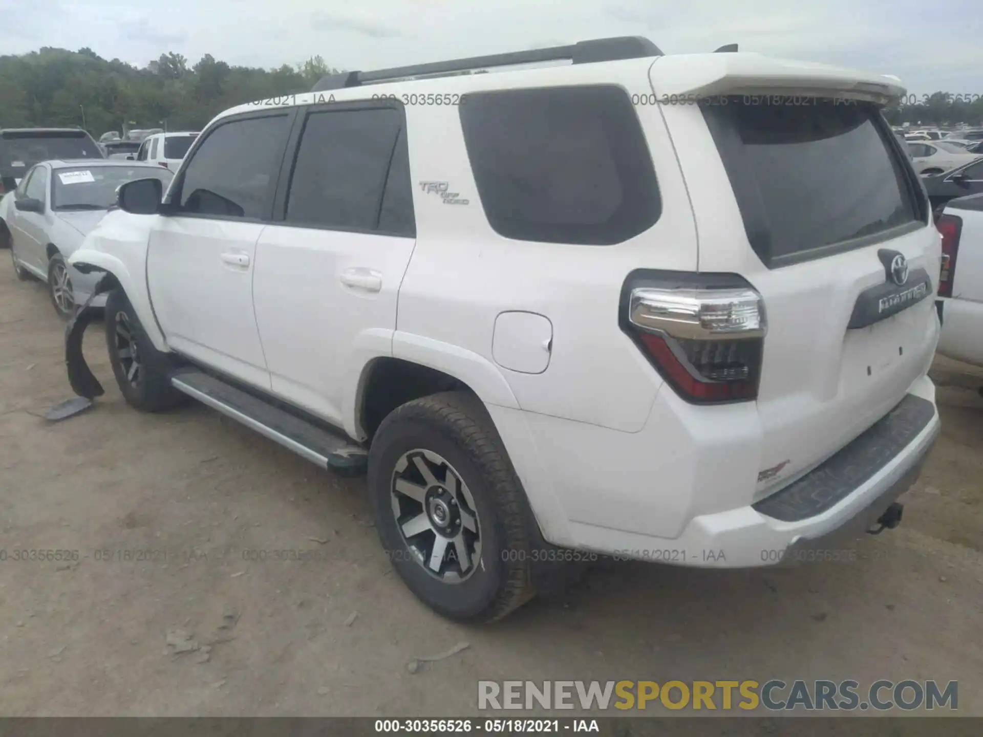 3 Фотография поврежденного автомобиля JTEBU5JR1K5632403 TOYOTA 4RUNNER 2019