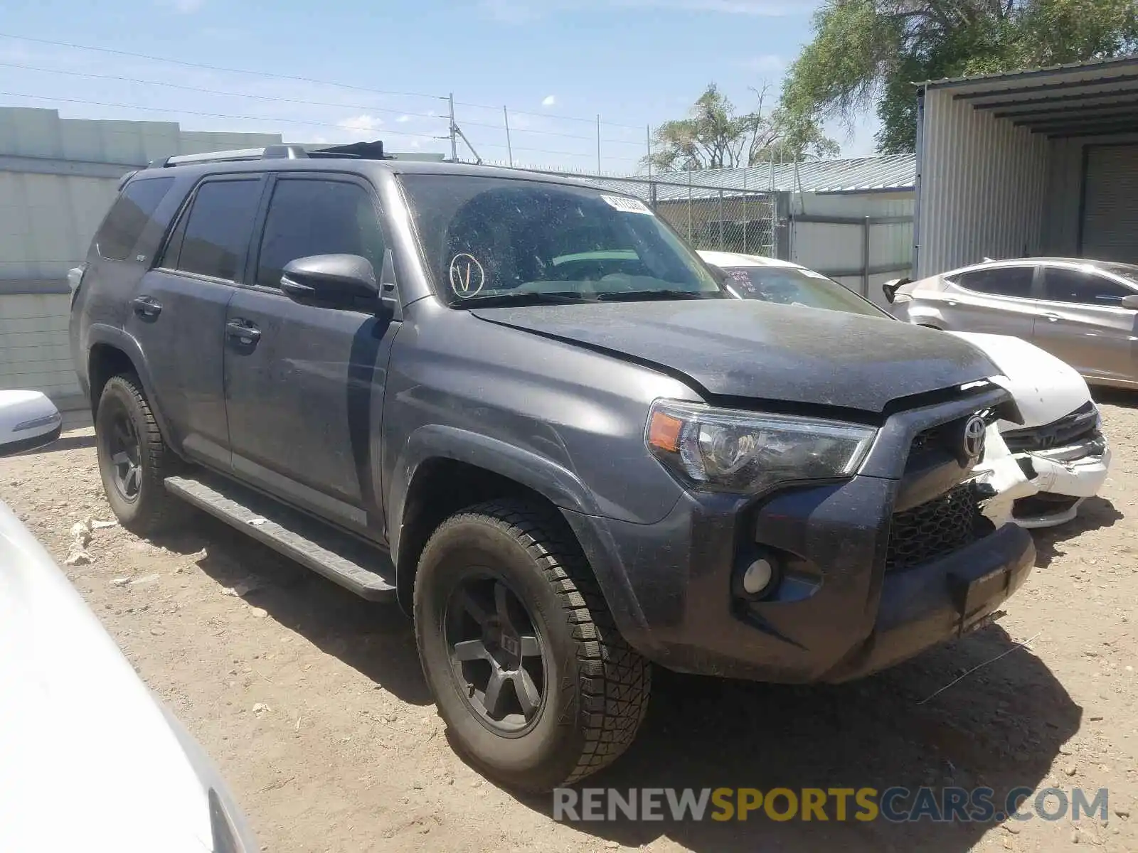 1 Фотография поврежденного автомобиля JTEBU5JR1K5633907 TOYOTA 4RUNNER 2019