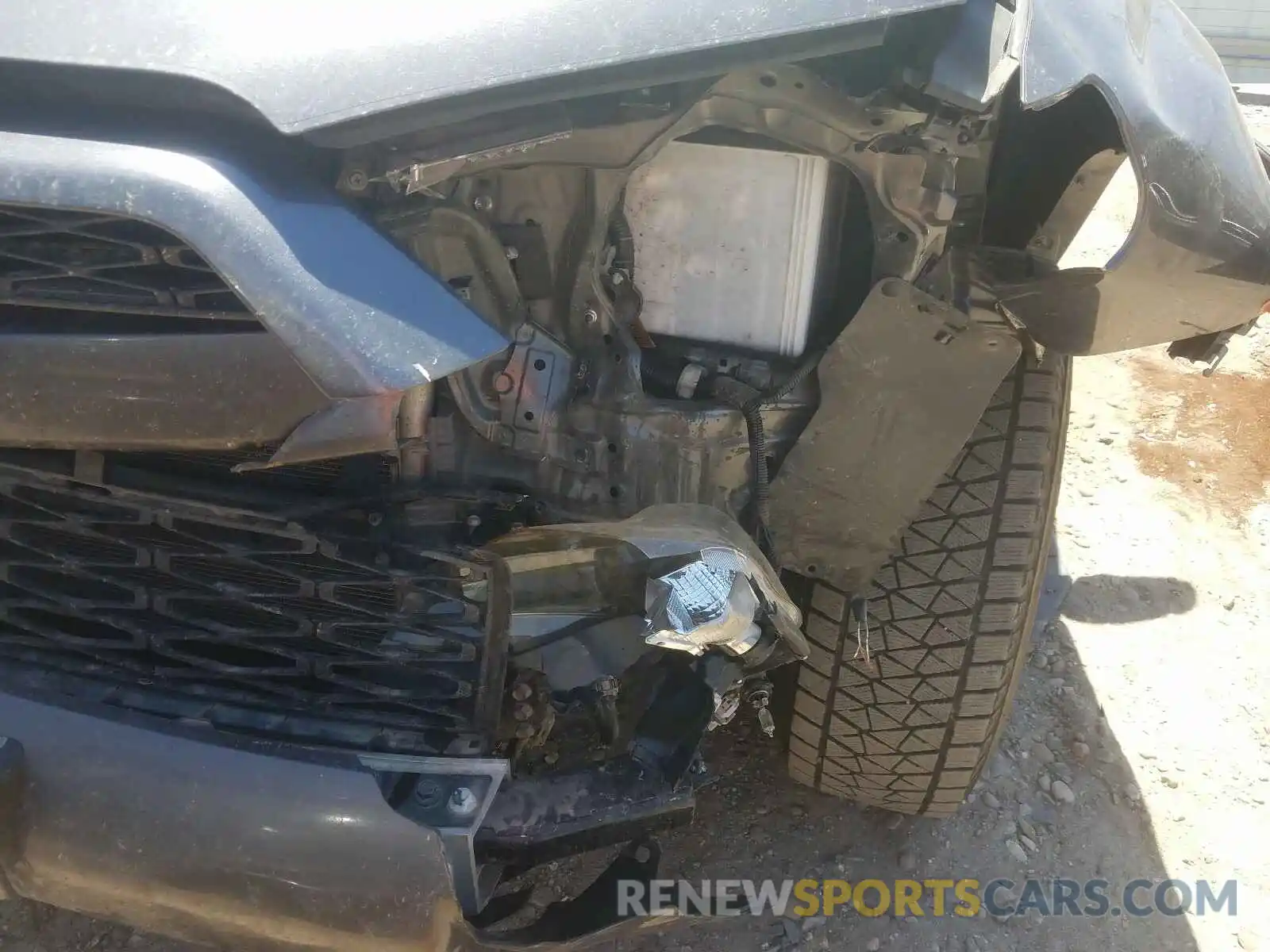 9 Photograph of a damaged car JTEBU5JR1K5633907 TOYOTA 4RUNNER 2019