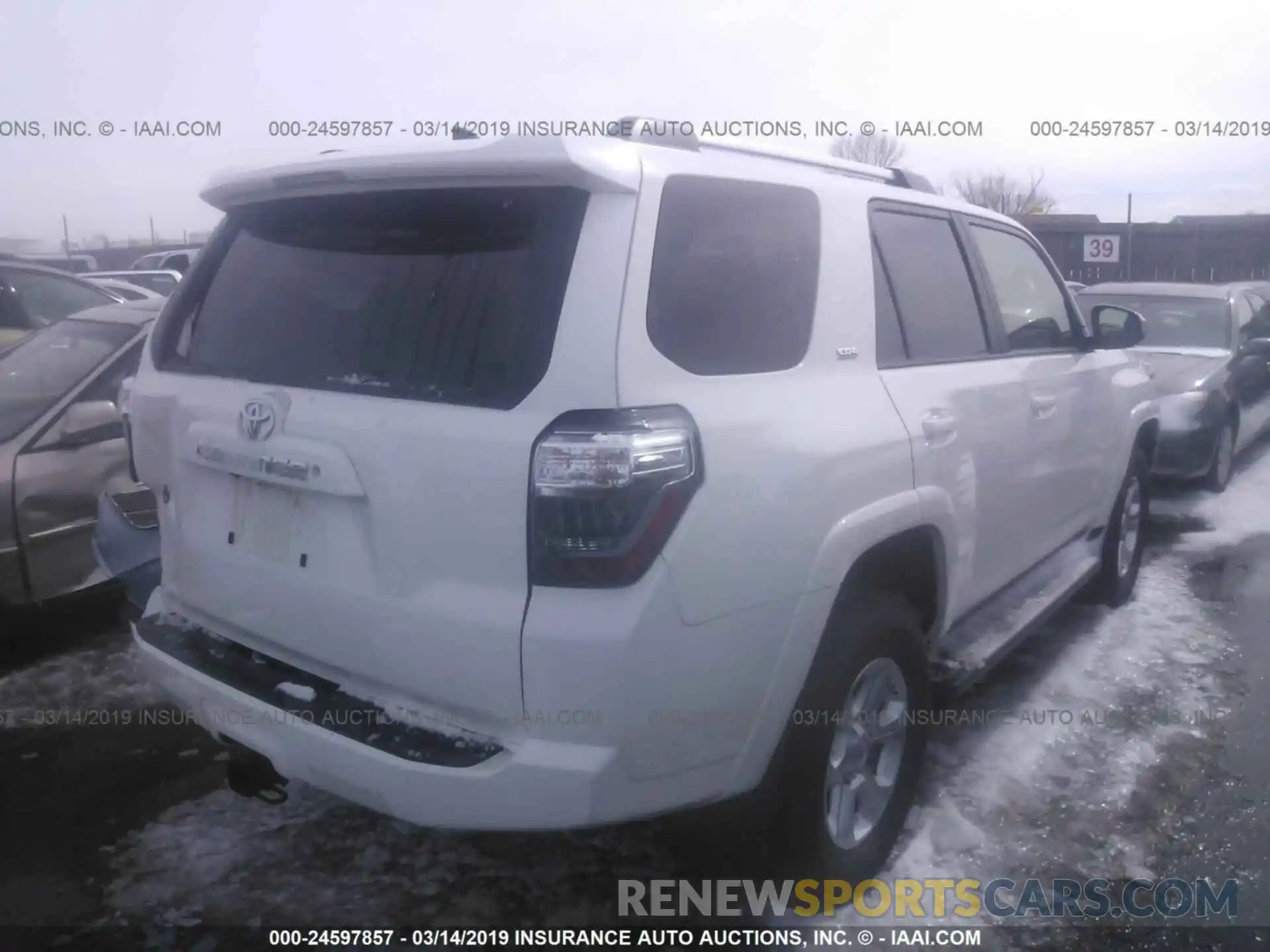 4 Фотография поврежденного автомобиля JTEBU5JR1K5635110 TOYOTA 4RUNNER 2019