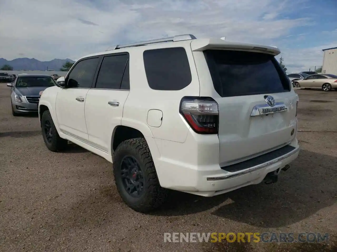 3 Фотография поврежденного автомобиля JTEBU5JR1K5635592 TOYOTA 4RUNNER 2019