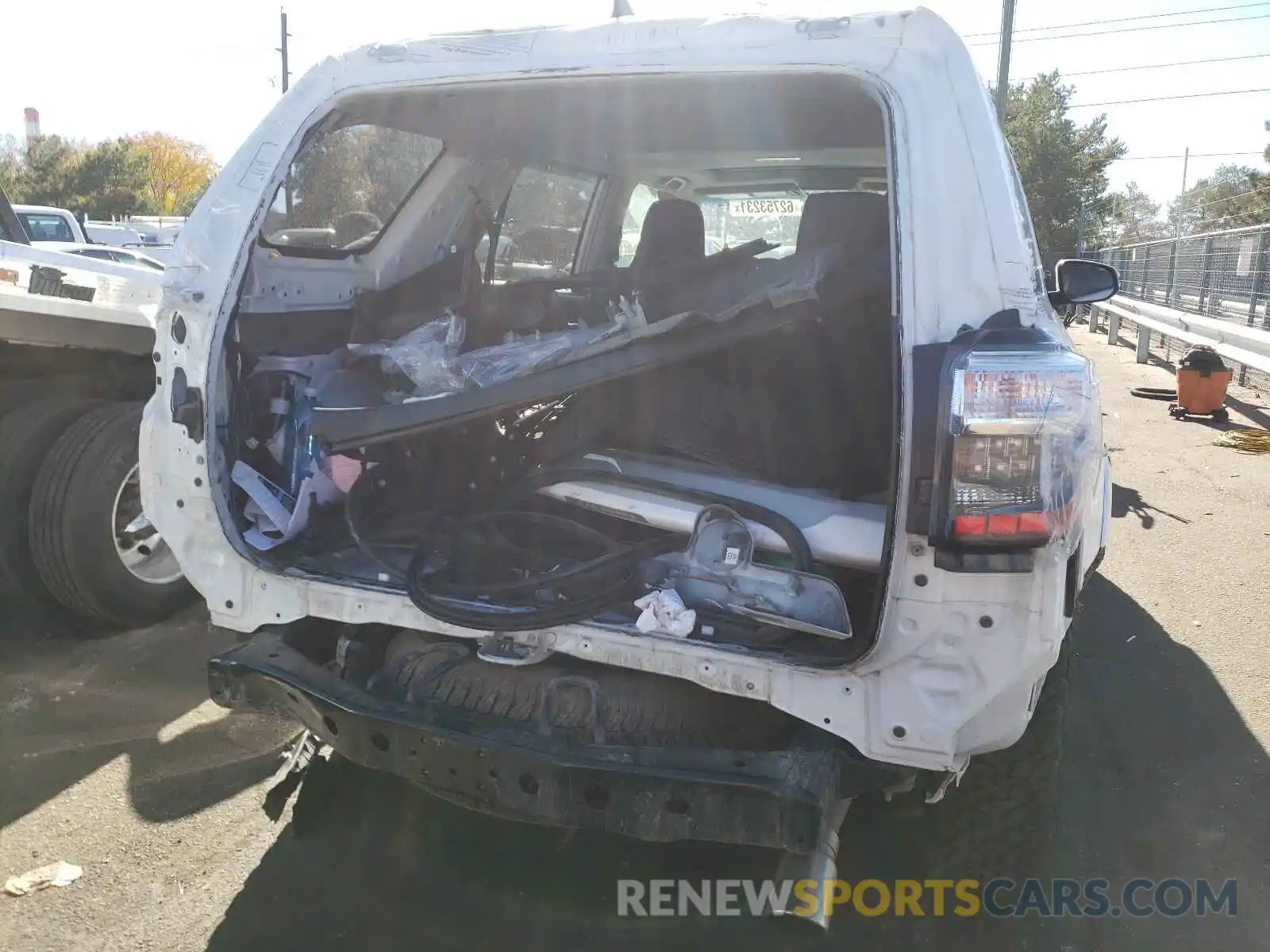 9 Photograph of a damaged car JTEBU5JR1K5642834 TOYOTA 4RUNNER 2019