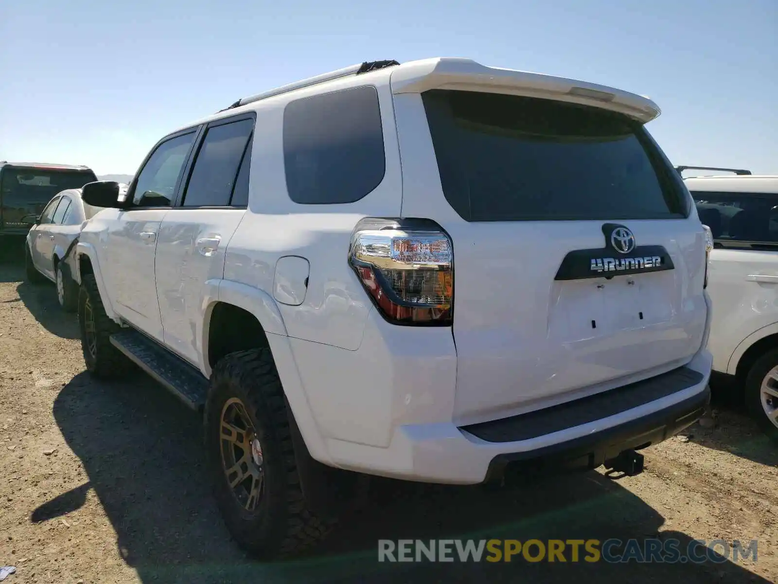 3 Фотография поврежденного автомобиля JTEBU5JR1K5643658 TOYOTA 4RUNNER 2019