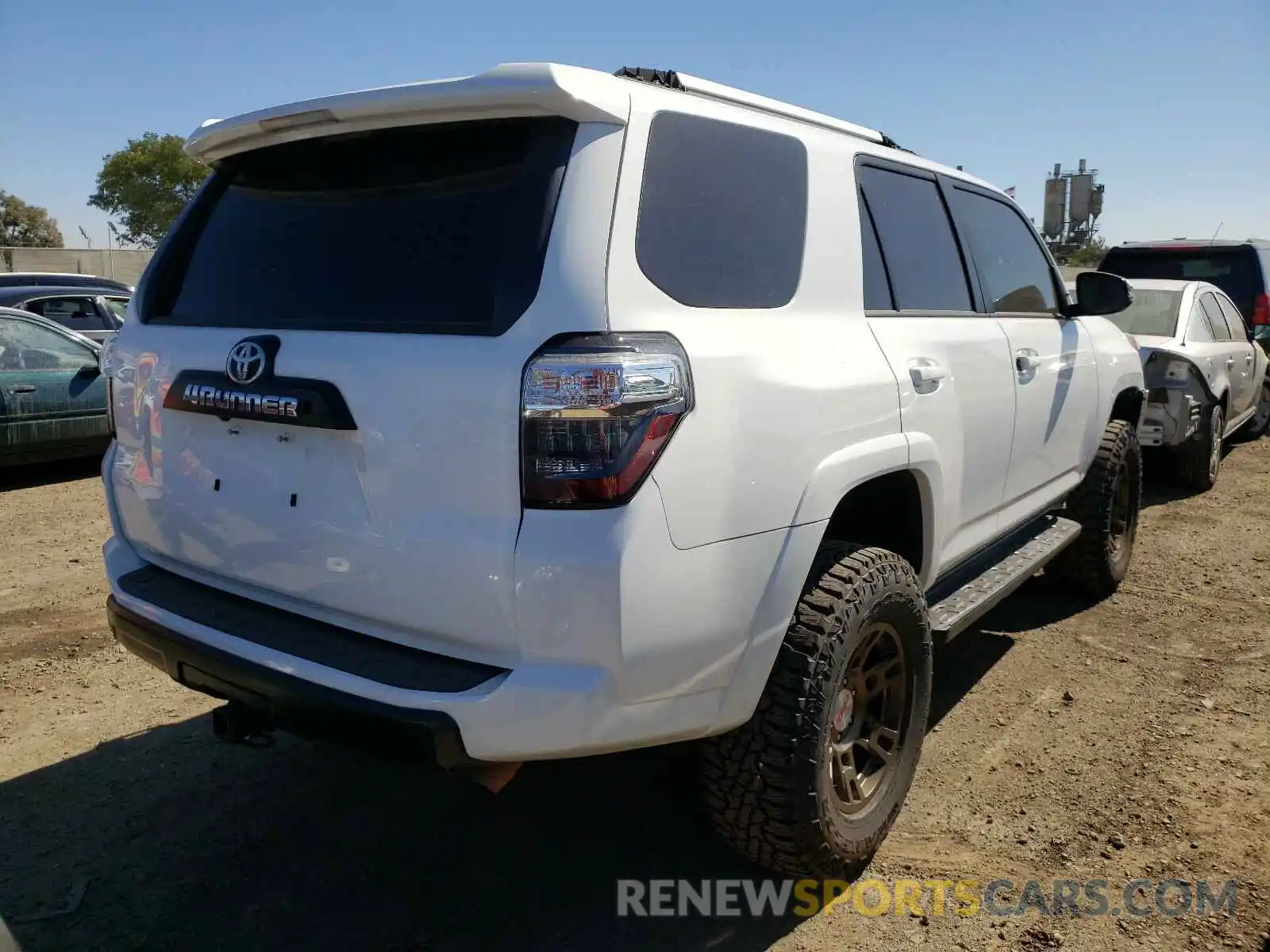 4 Фотография поврежденного автомобиля JTEBU5JR1K5643658 TOYOTA 4RUNNER 2019