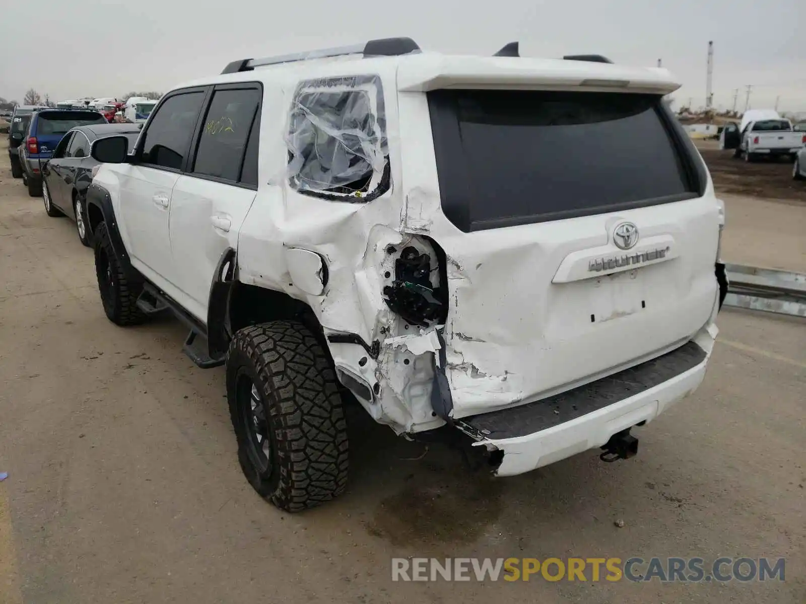 3 Photograph of a damaged car JTEBU5JR1K5643949 TOYOTA 4RUNNER 2019