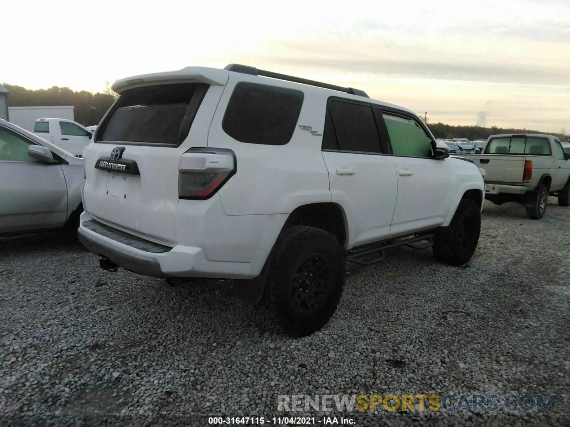 4 Фотография поврежденного автомобиля JTEBU5JR1K5652411 TOYOTA 4RUNNER 2019