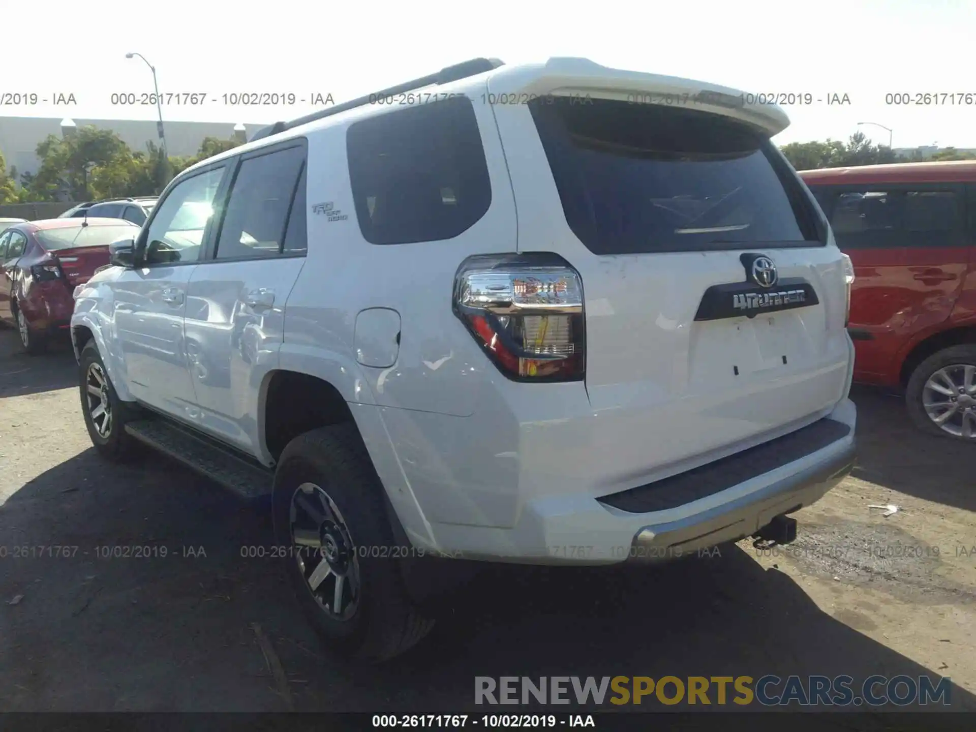 3 Фотография поврежденного автомобиля JTEBU5JR1K5655888 TOYOTA 4RUNNER 2019