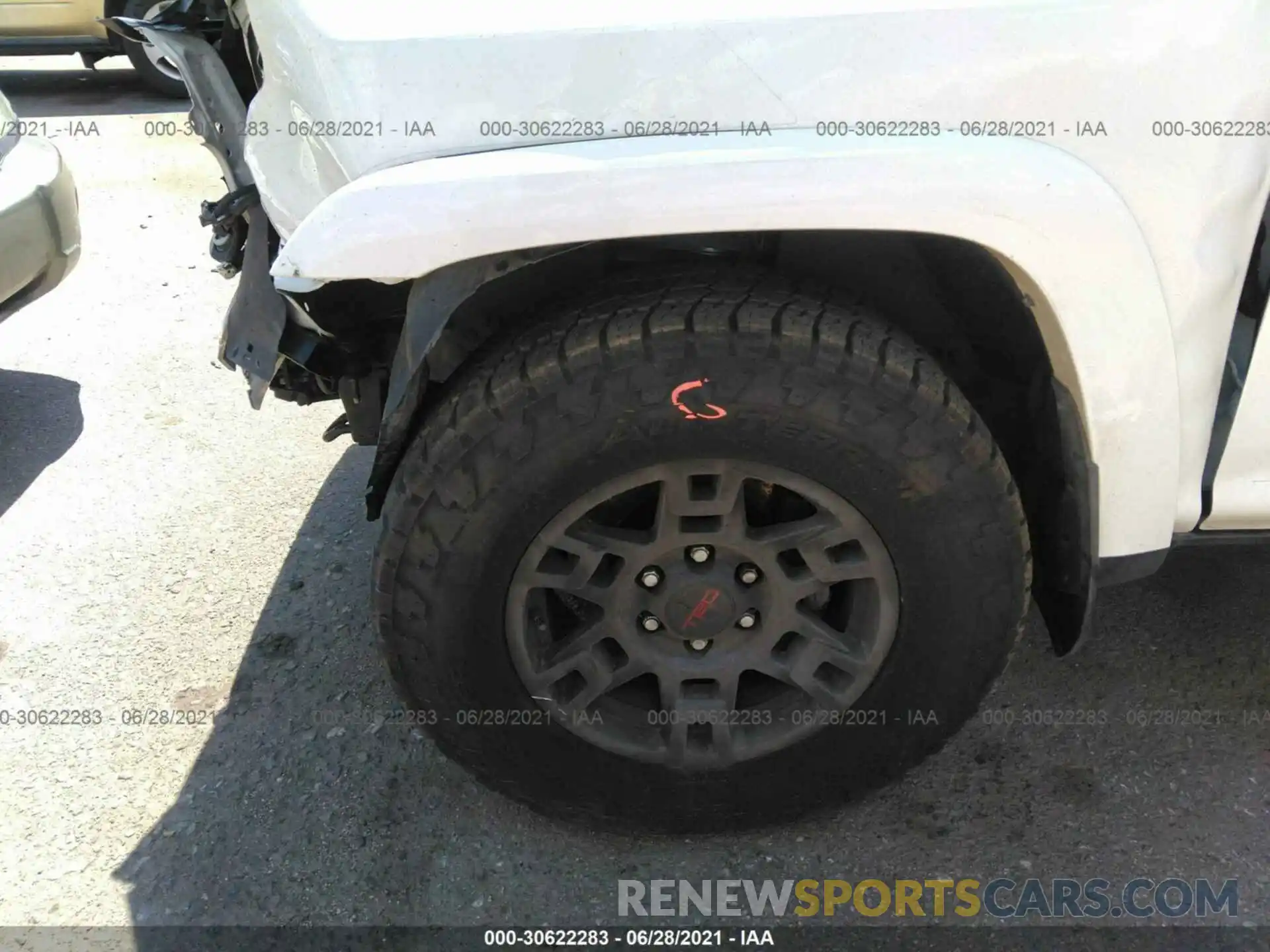 12 Photograph of a damaged car JTEBU5JR1K5659410 TOYOTA 4RUNNER 2019