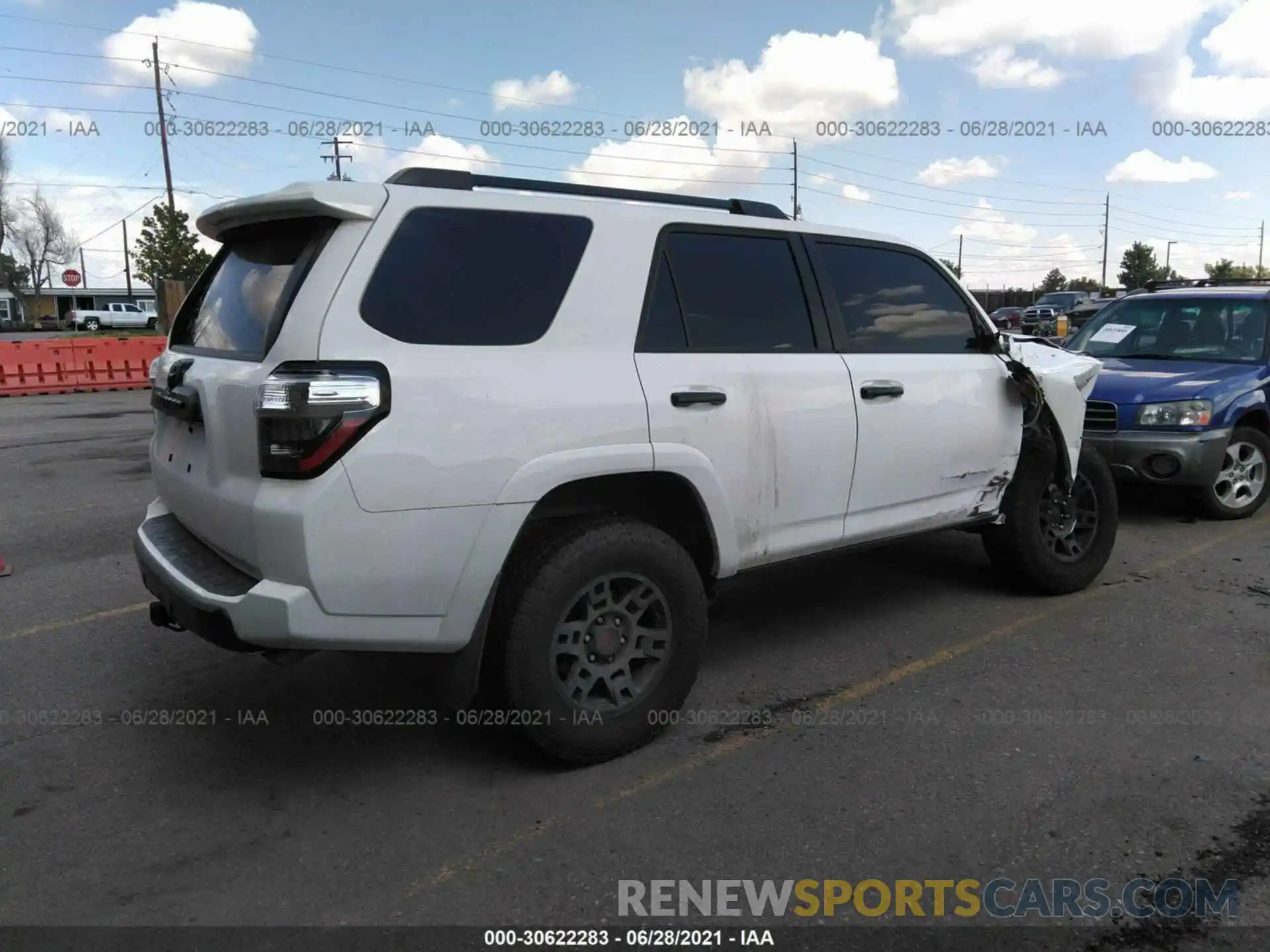 4 Фотография поврежденного автомобиля JTEBU5JR1K5659410 TOYOTA 4RUNNER 2019