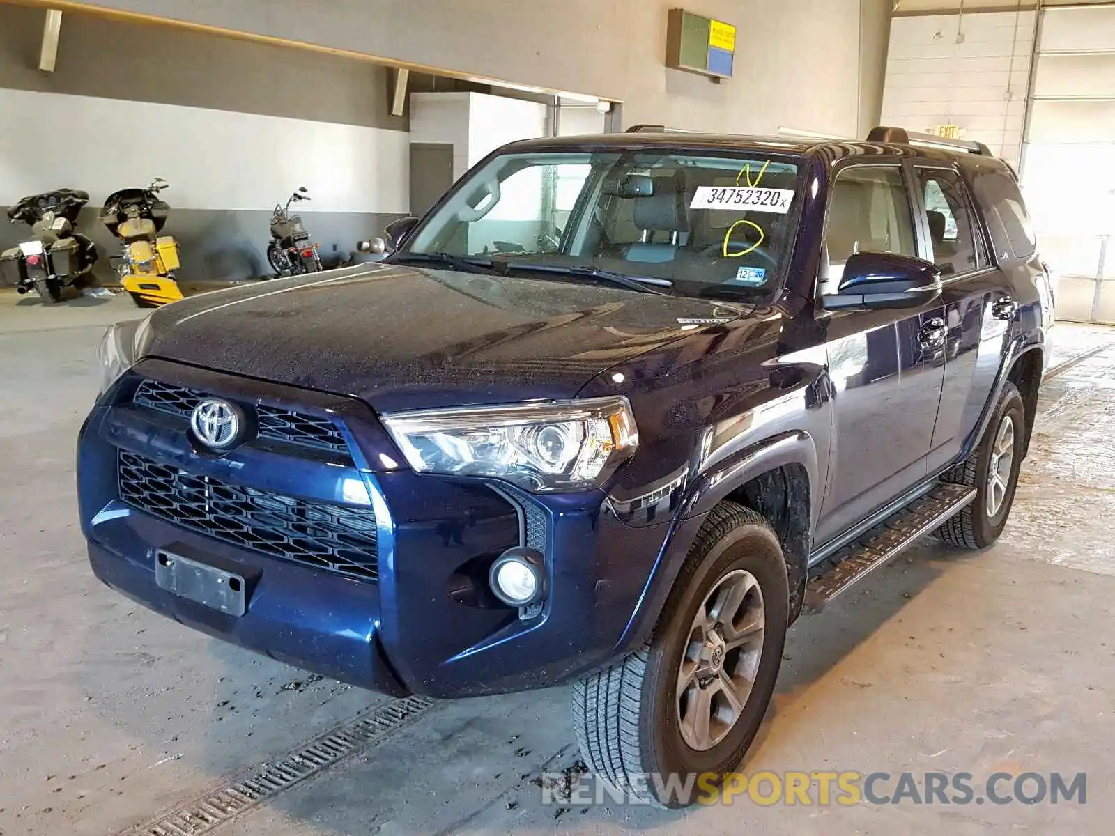 2 Фотография поврежденного автомобиля JTEBU5JR1K5660198 TOYOTA 4RUNNER 2019