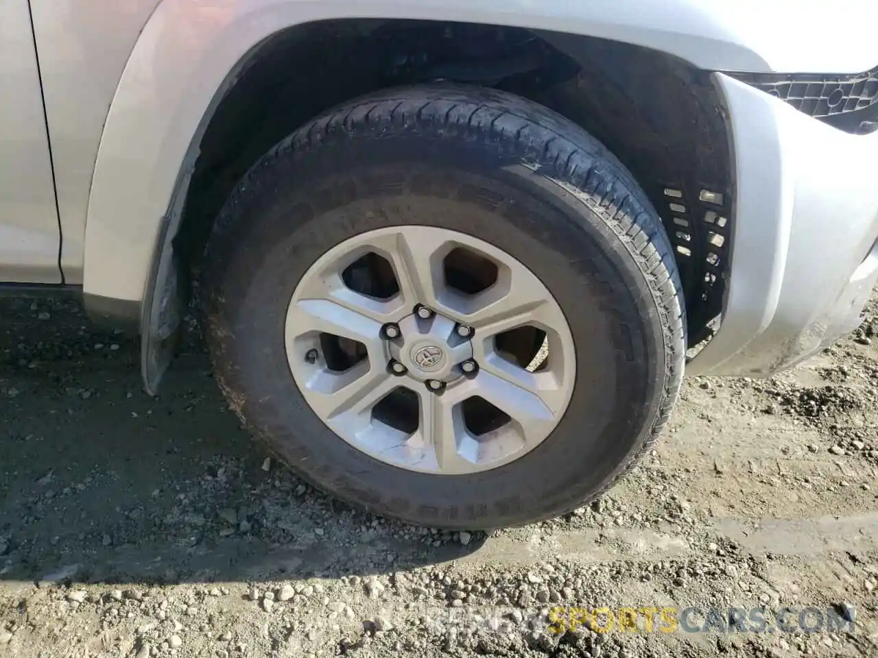 10 Photograph of a damaged car JTEBU5JR1K5663778 TOYOTA 4RUNNER 2019