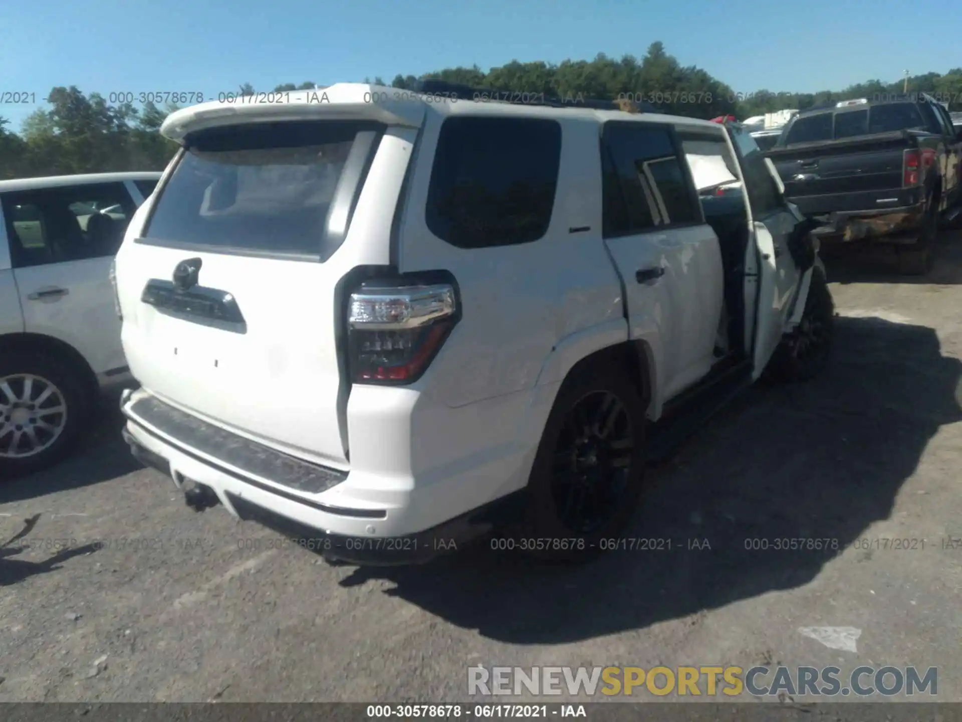 4 Photograph of a damaged car JTEBU5JR1K5664641 TOYOTA 4RUNNER 2019