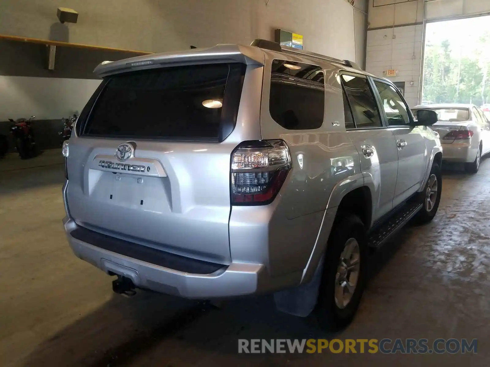 4 Фотография поврежденного автомобиля JTEBU5JR1K5669399 TOYOTA 4RUNNER 2019