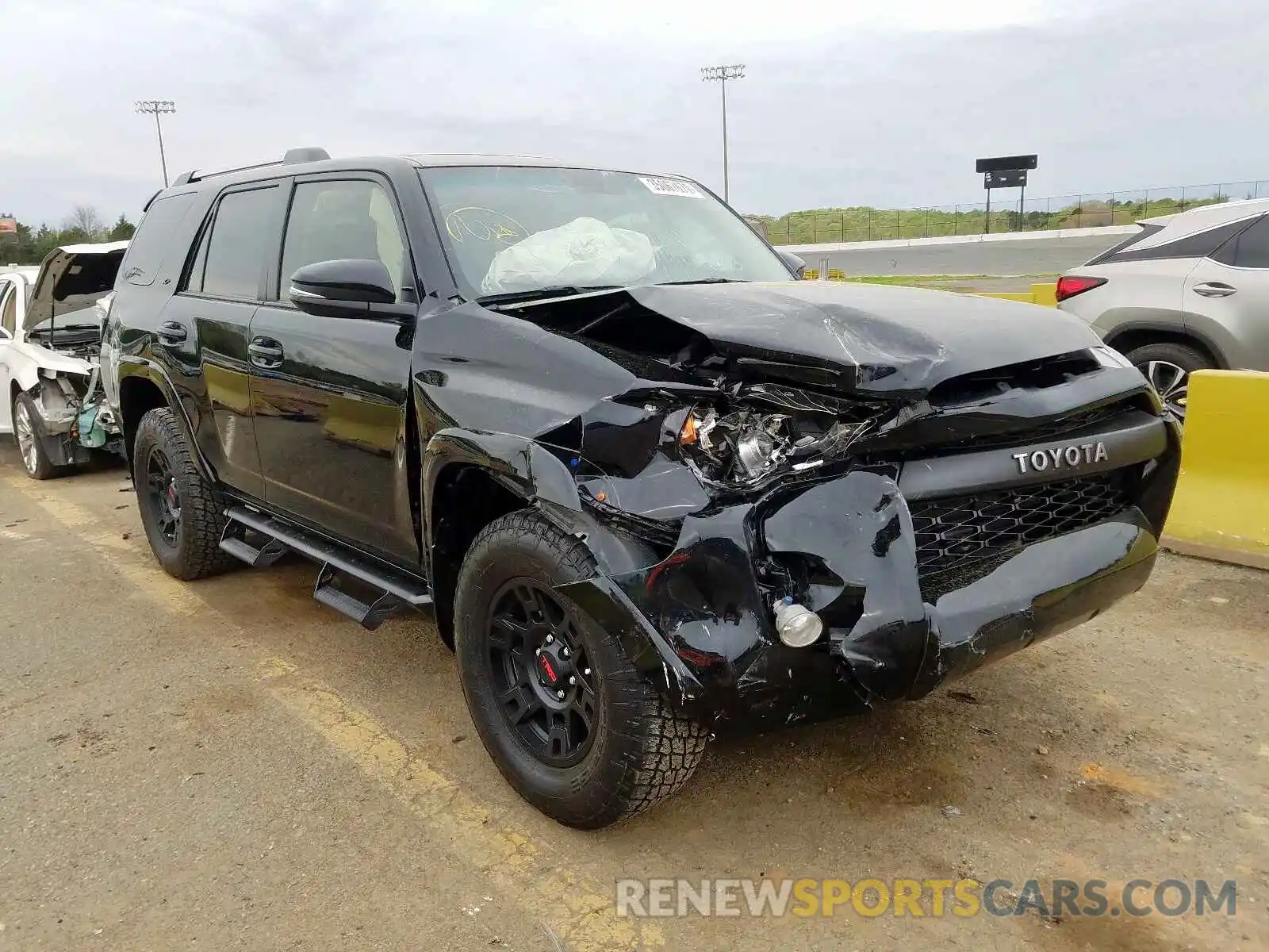 1 Photograph of a damaged car JTEBU5JR1K5670035 TOYOTA 4RUNNER 2019