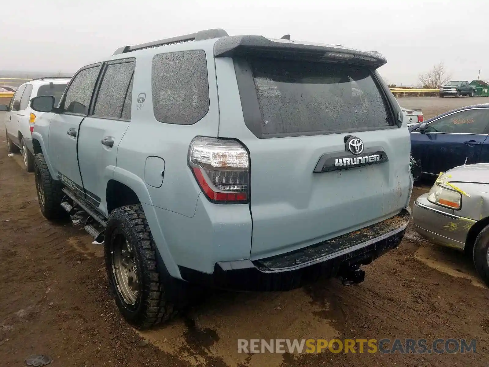 3 Фотография поврежденного автомобиля JTEBU5JR1K5680936 TOYOTA 4RUNNER 2019