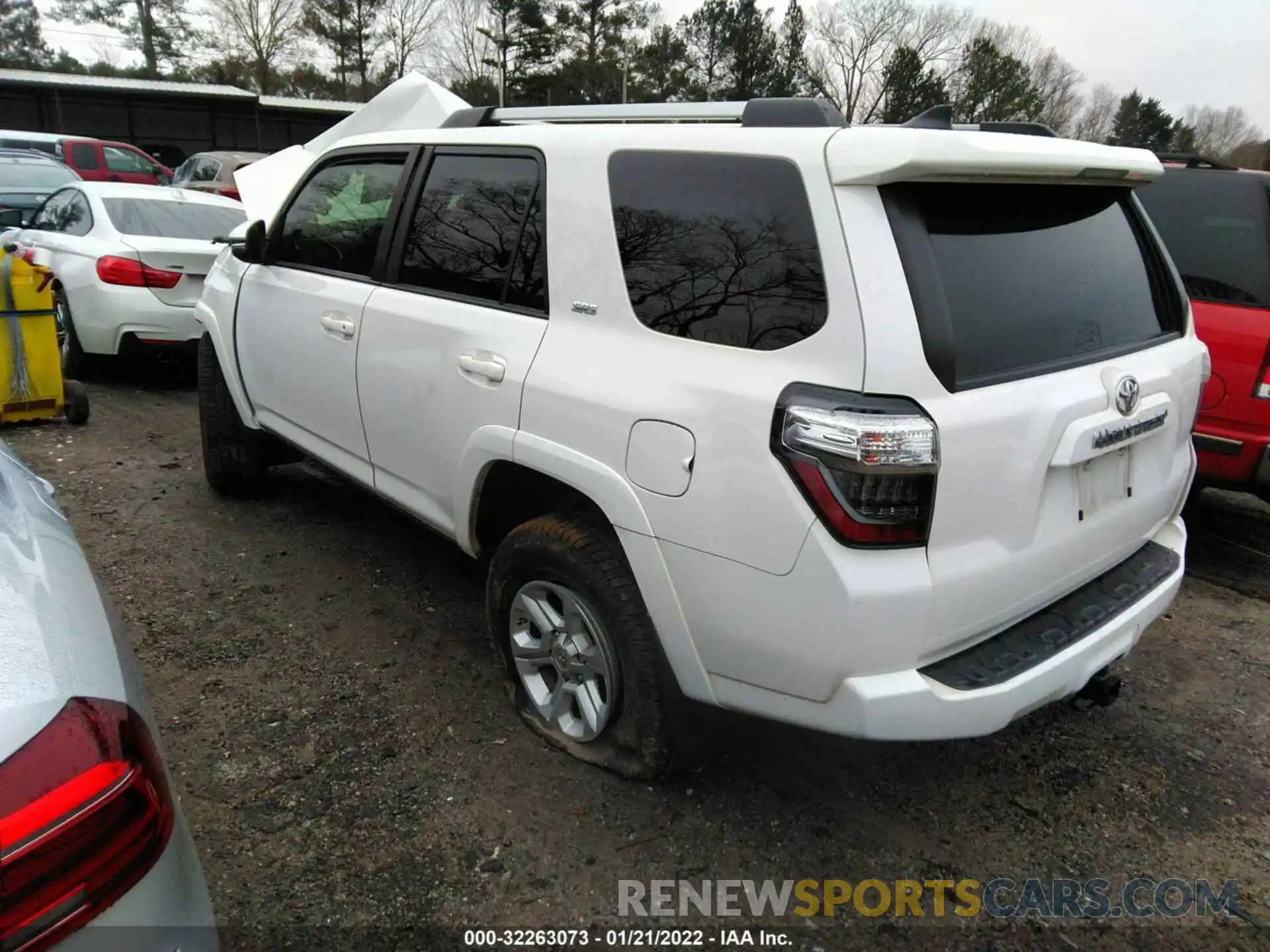 3 Photograph of a damaged car JTEBU5JR1K5686042 TOYOTA 4RUNNER 2019