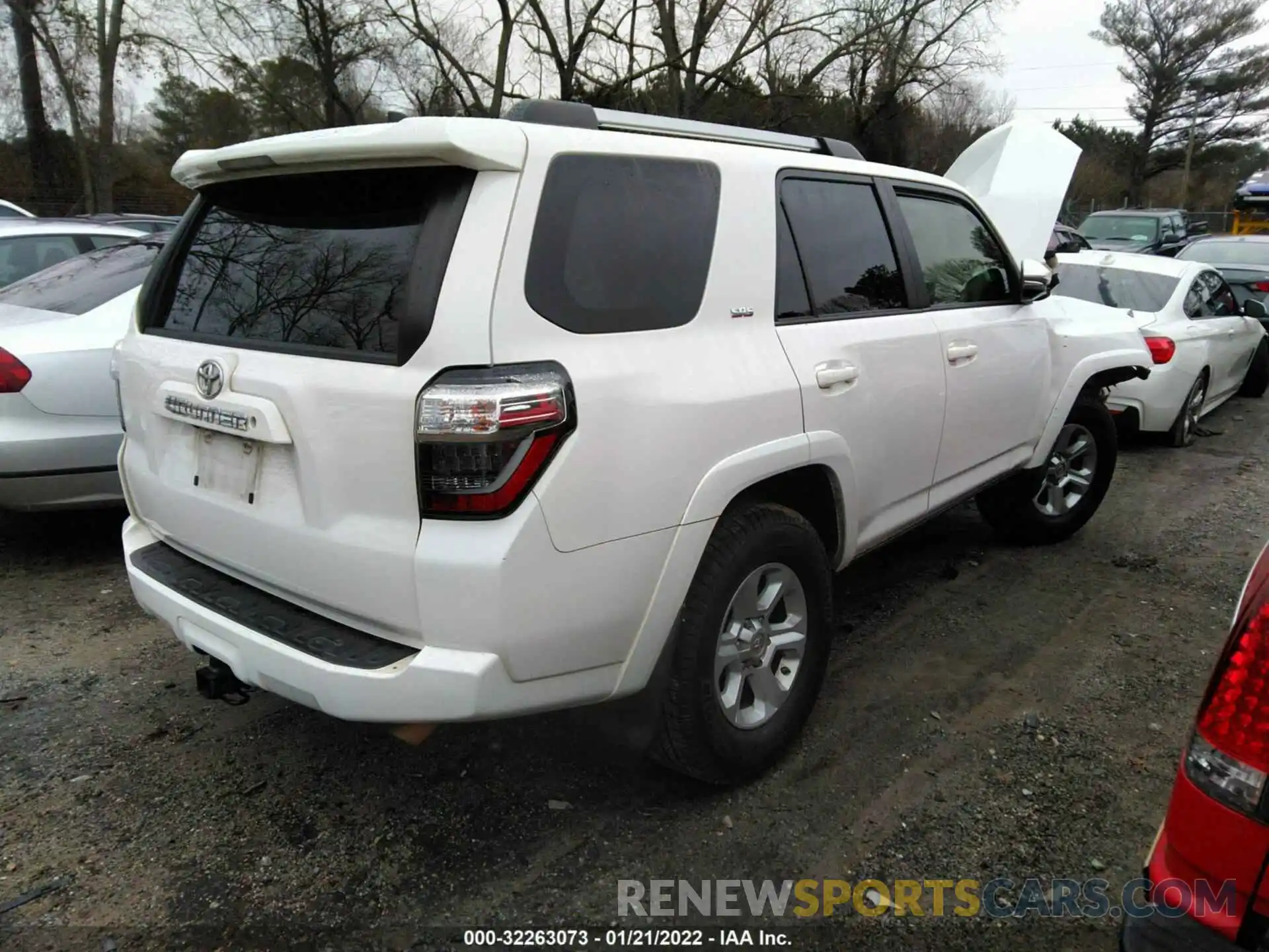 4 Фотография поврежденного автомобиля JTEBU5JR1K5686042 TOYOTA 4RUNNER 2019