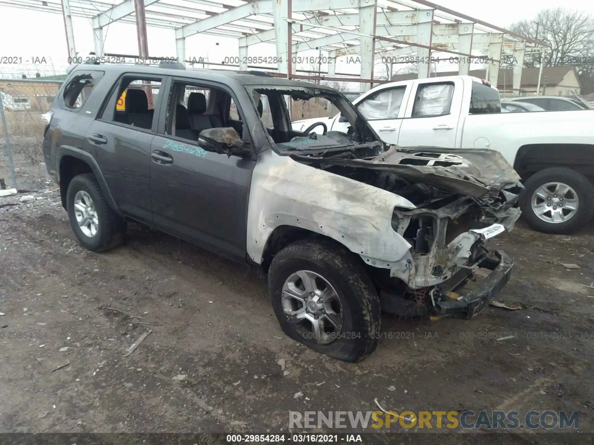 1 Photograph of a damaged car JTEBU5JR1K5686820 TOYOTA 4RUNNER 2019