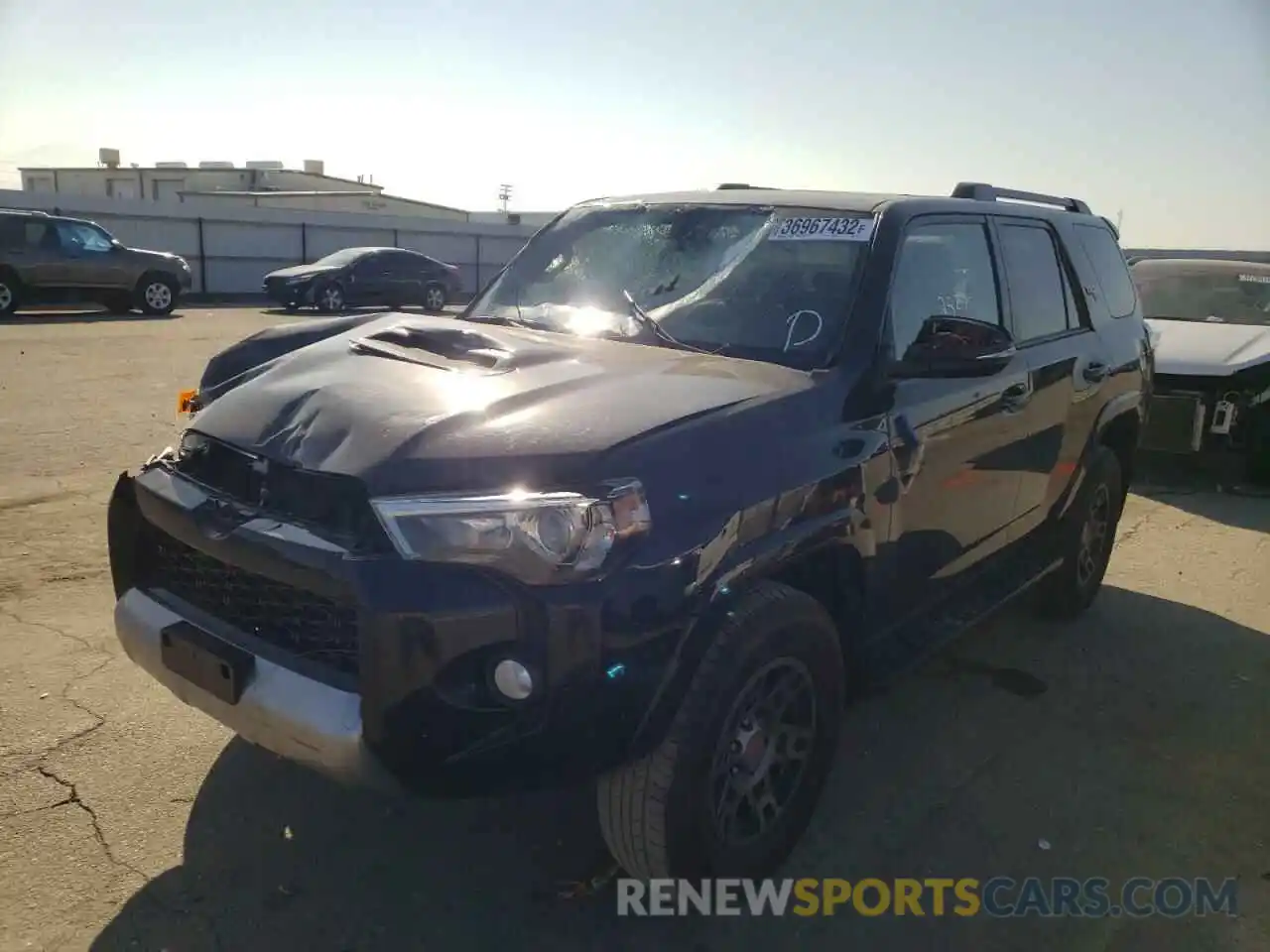 2 Фотография поврежденного автомобиля JTEBU5JR1K5690236 TOYOTA 4RUNNER 2019