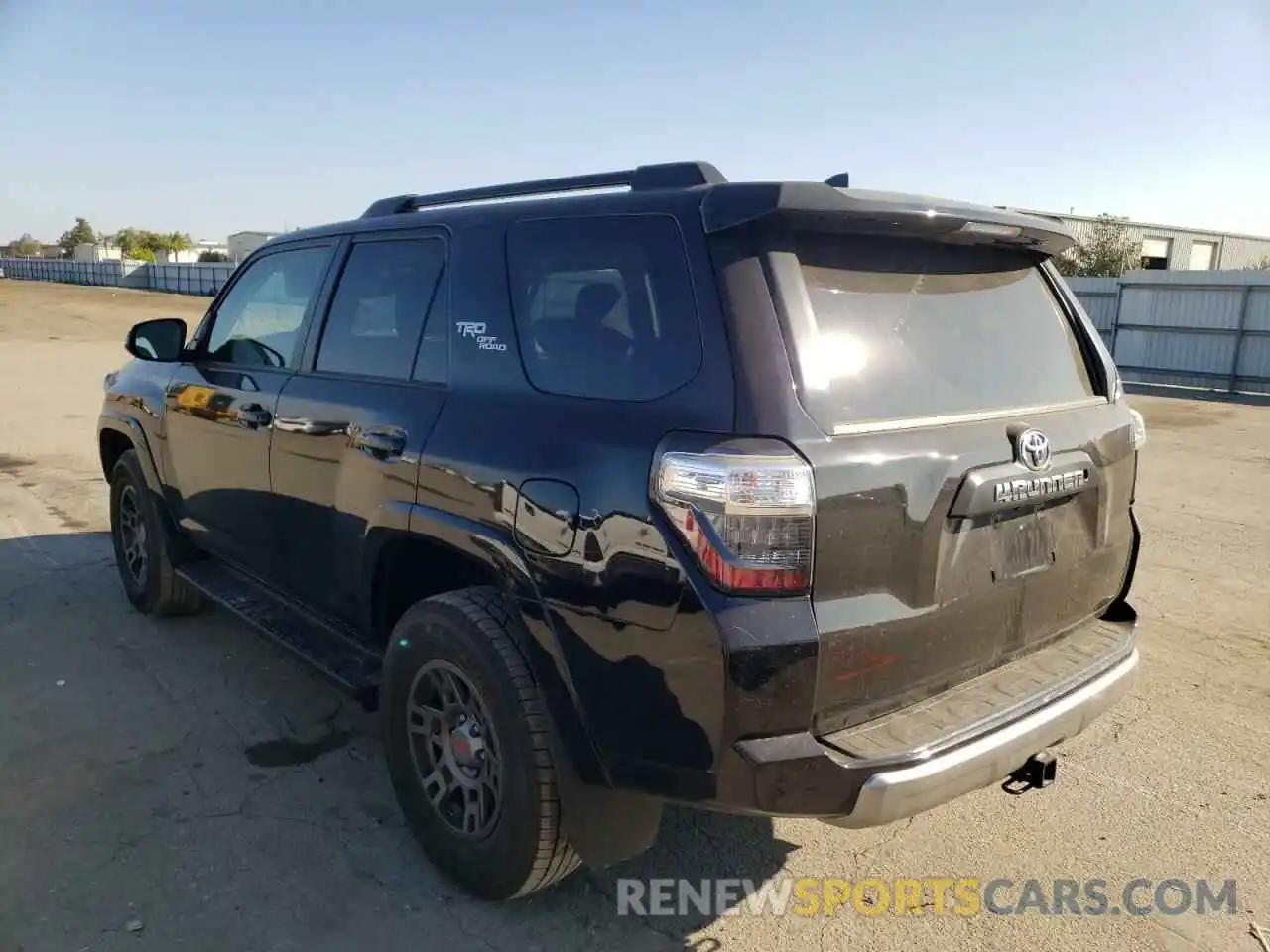 3 Фотография поврежденного автомобиля JTEBU5JR1K5690236 TOYOTA 4RUNNER 2019