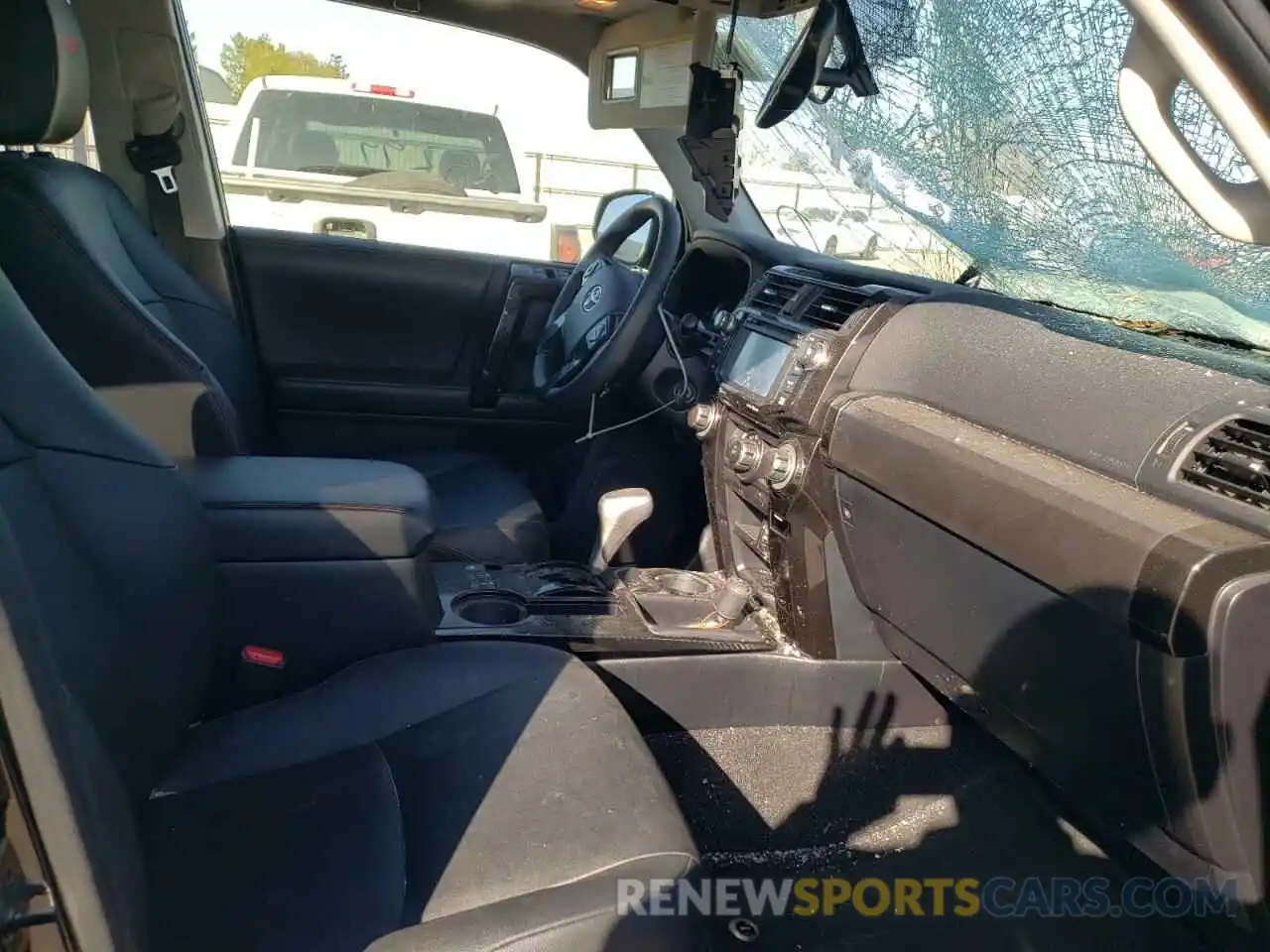 5 Photograph of a damaged car JTEBU5JR1K5690236 TOYOTA 4RUNNER 2019