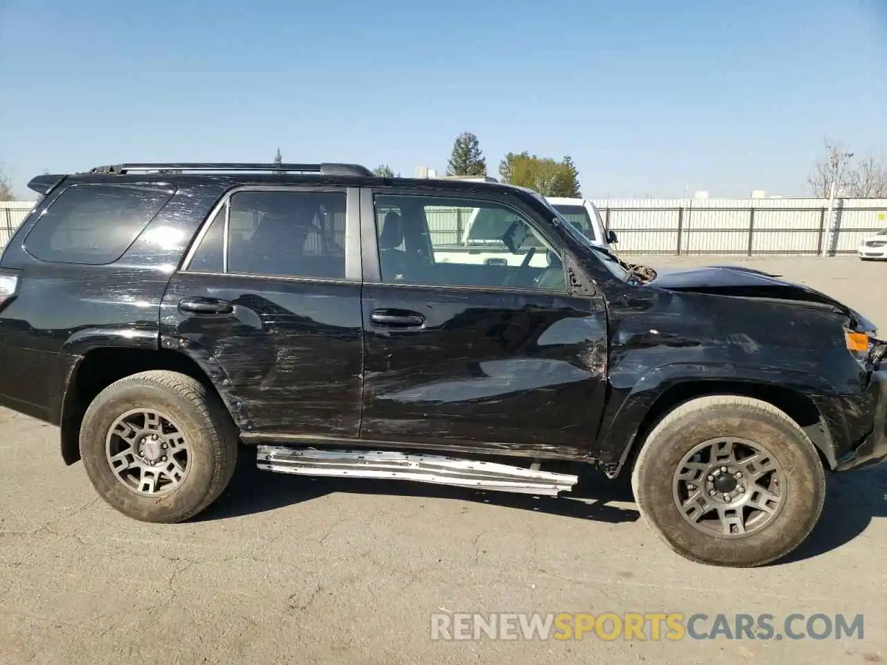 9 Фотография поврежденного автомобиля JTEBU5JR1K5690236 TOYOTA 4RUNNER 2019