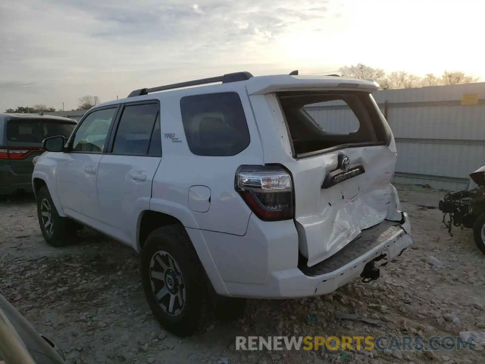 3 Photograph of a damaged car JTEBU5JR1K5694576 TOYOTA 4RUNNER 2019