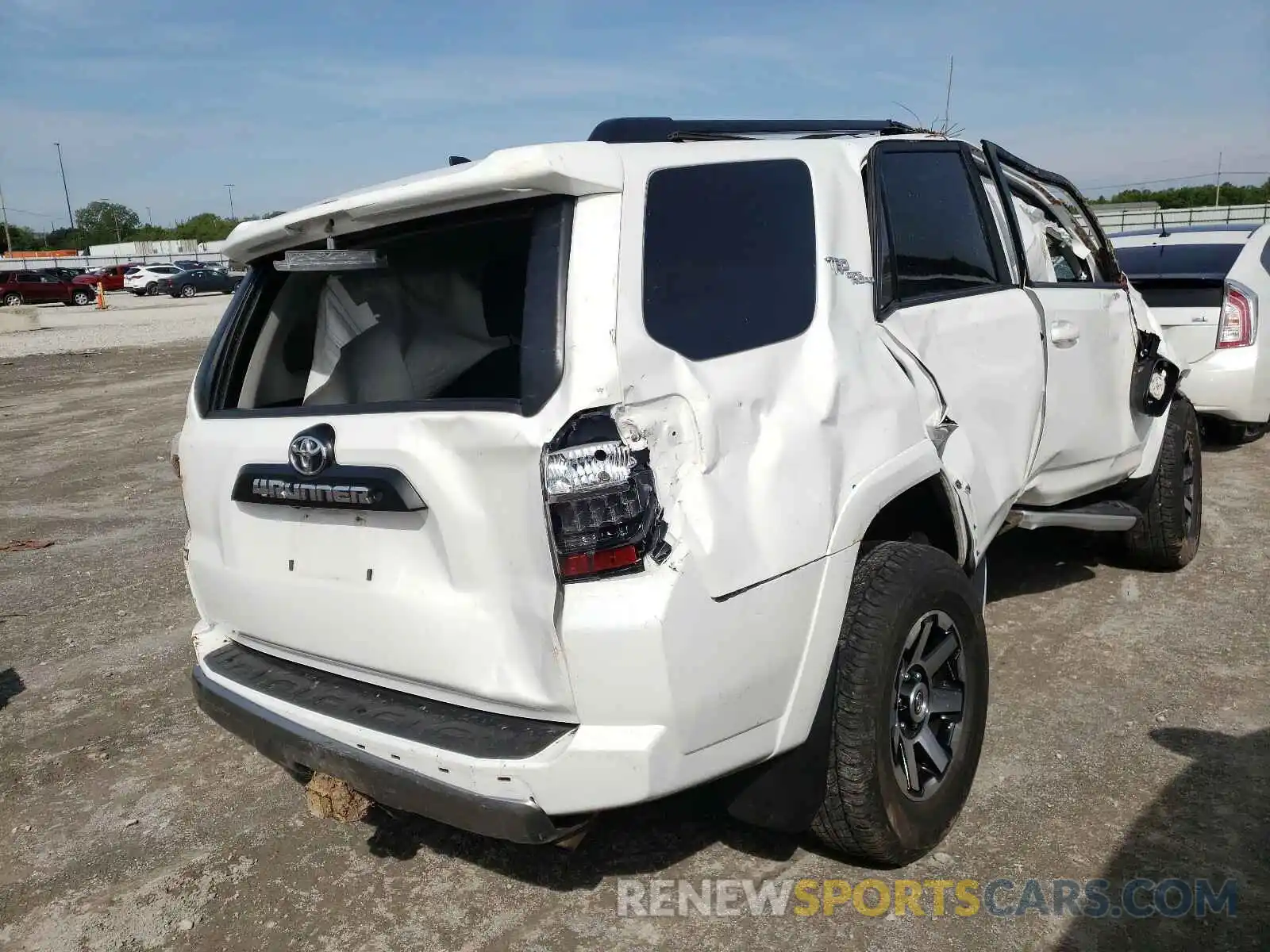 4 Фотография поврежденного автомобиля JTEBU5JR1K5694903 TOYOTA 4RUNNER 2019