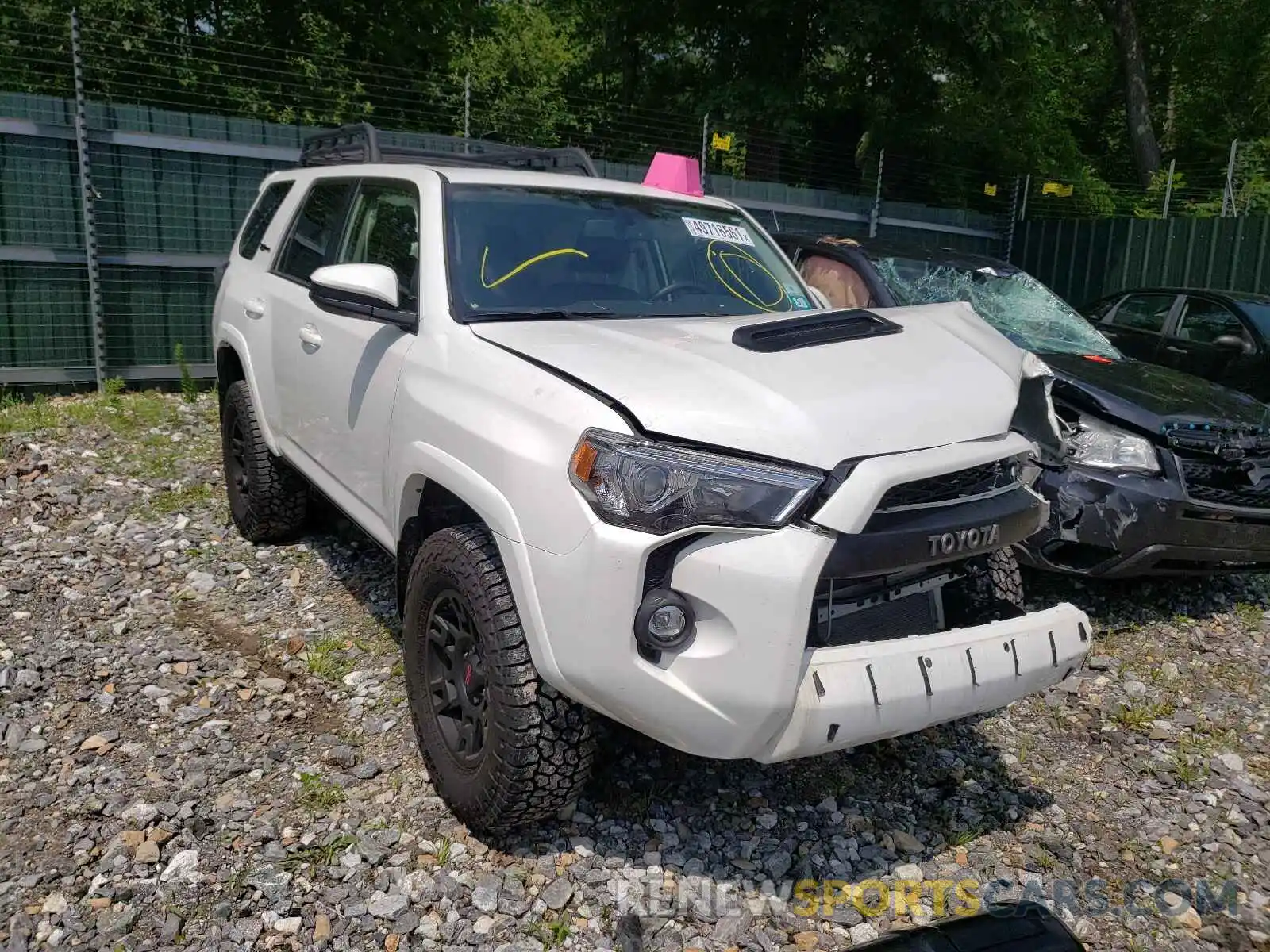 1 Фотография поврежденного автомобиля JTEBU5JR1K5696781 TOYOTA 4RUNNER 2019