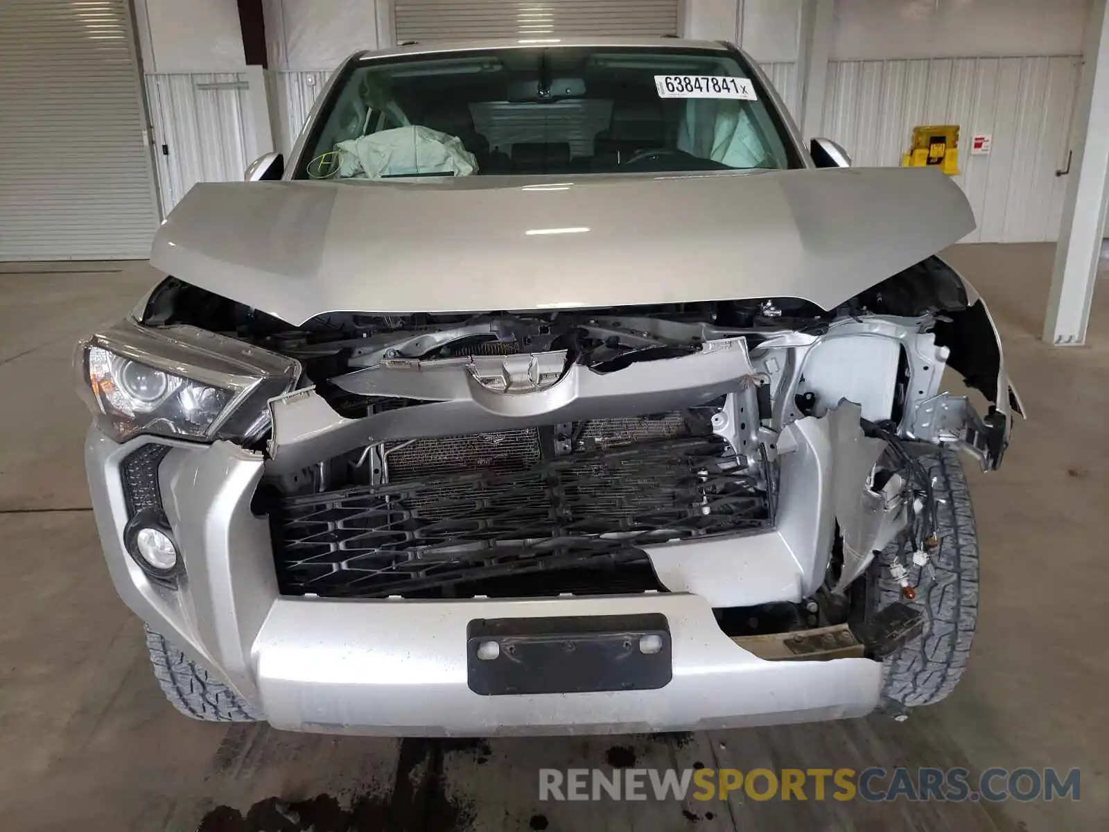 9 Photograph of a damaged car JTEBU5JR1K5698014 TOYOTA 4RUNNER 2019