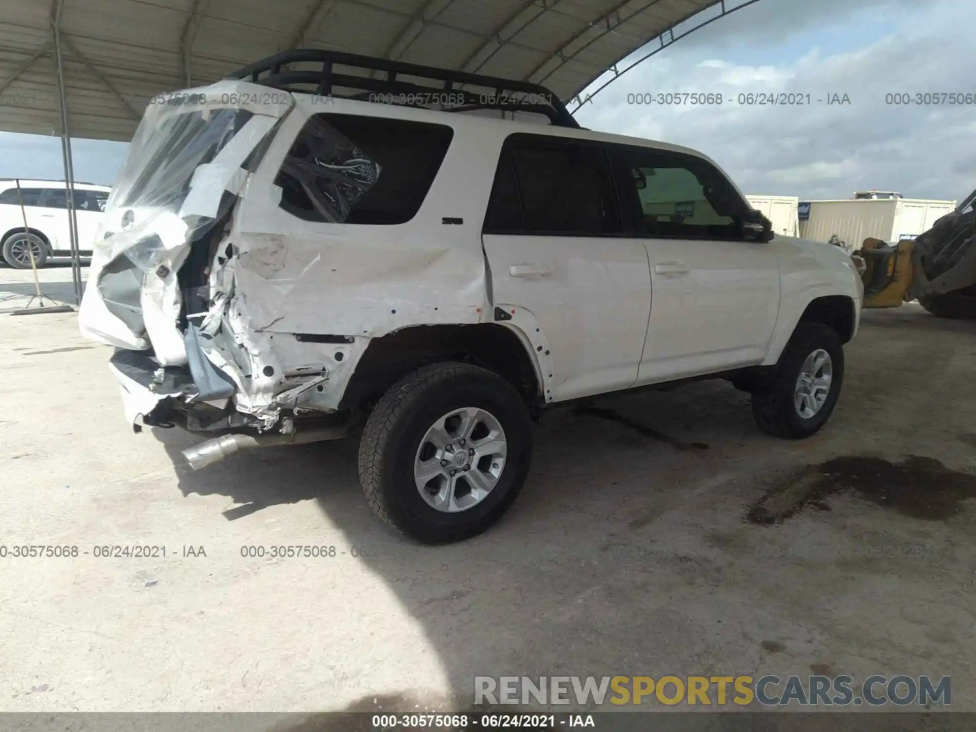 4 Фотография поврежденного автомобиля JTEBU5JR1K5703566 TOYOTA 4RUNNER 2019