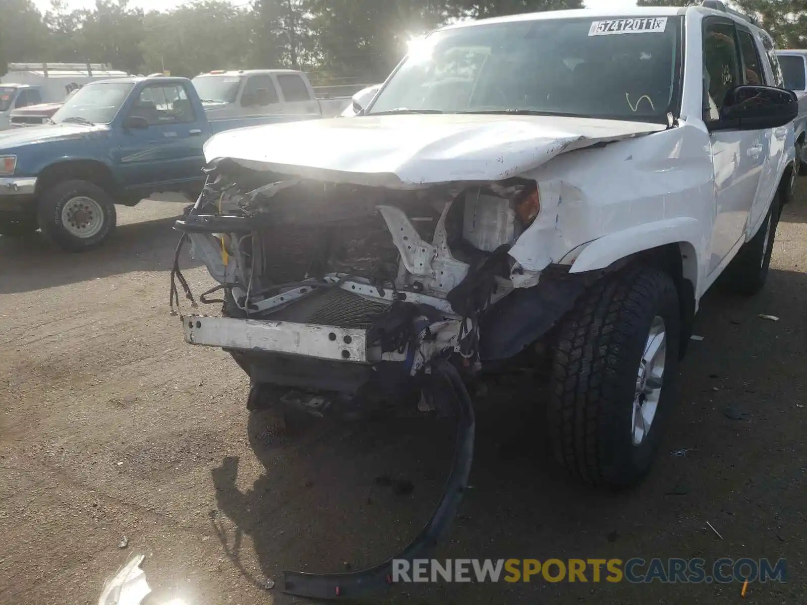 9 Photograph of a damaged car JTEBU5JR1K5715068 TOYOTA 4RUNNER 2019