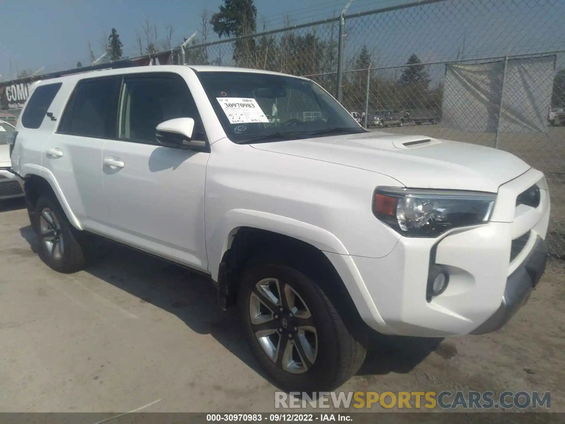 1 Фотография поврежденного автомобиля JTEBU5JR1K5716320 TOYOTA 4RUNNER 2019