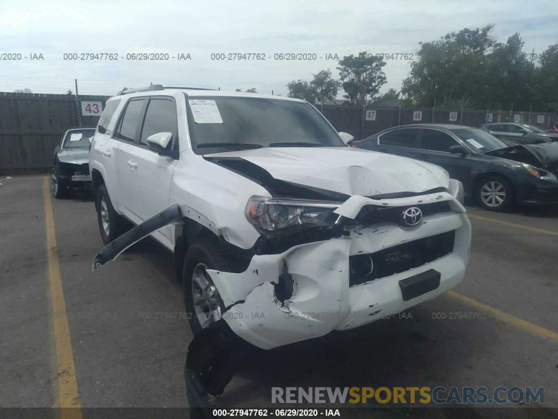 1 Photograph of a damaged car JTEBU5JR1K5717676 TOYOTA 4RUNNER 2019