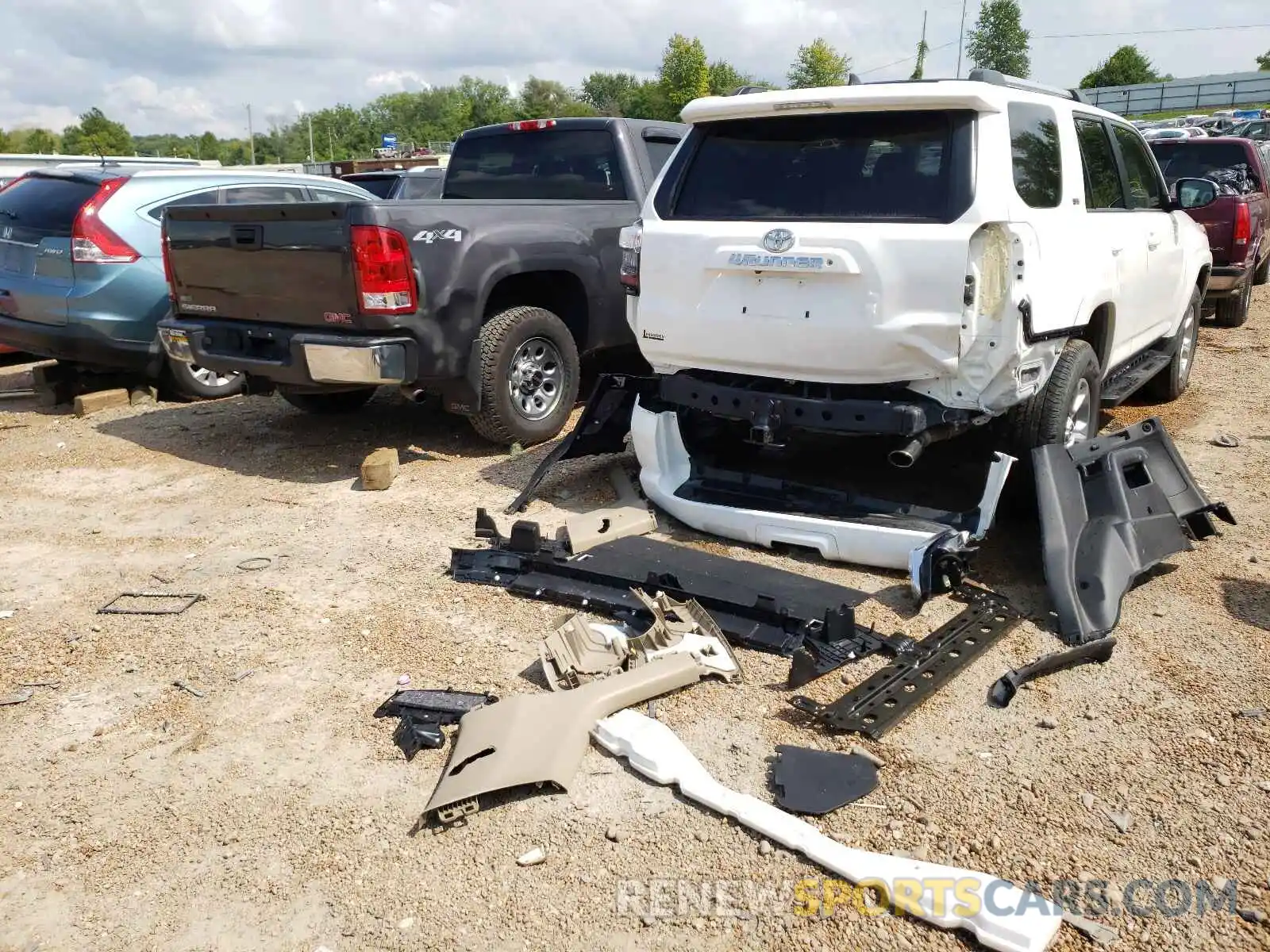 9 Photograph of a damaged car JTEBU5JR1K5724899 TOYOTA 4RUNNER 2019