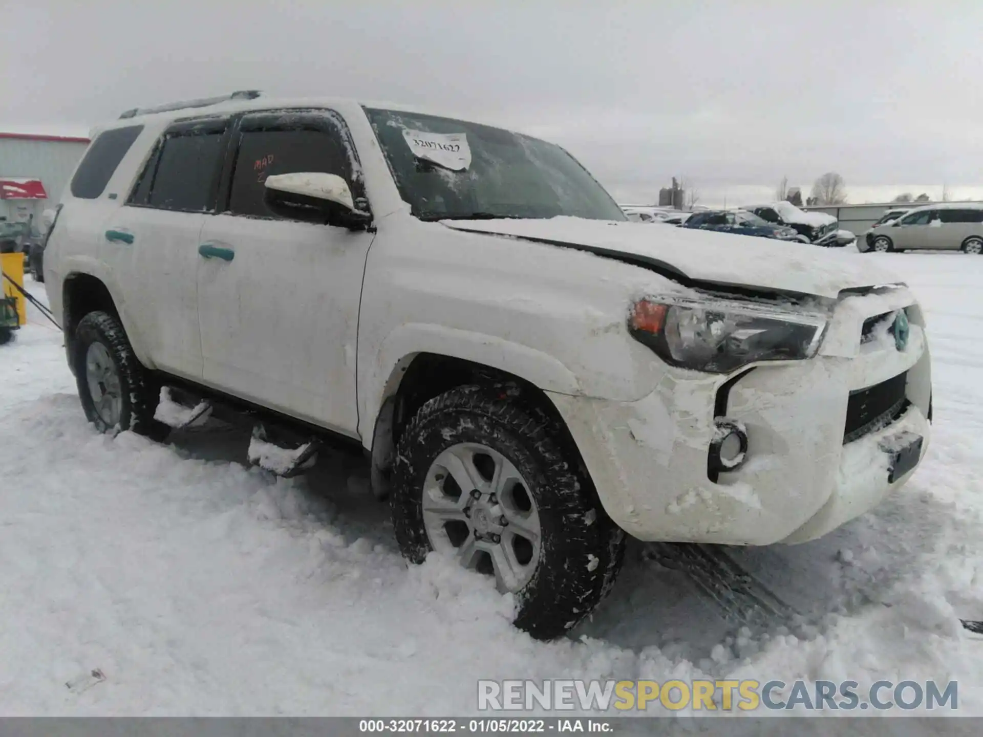 1 Photograph of a damaged car JTEBU5JR1K5725356 TOYOTA 4RUNNER 2019