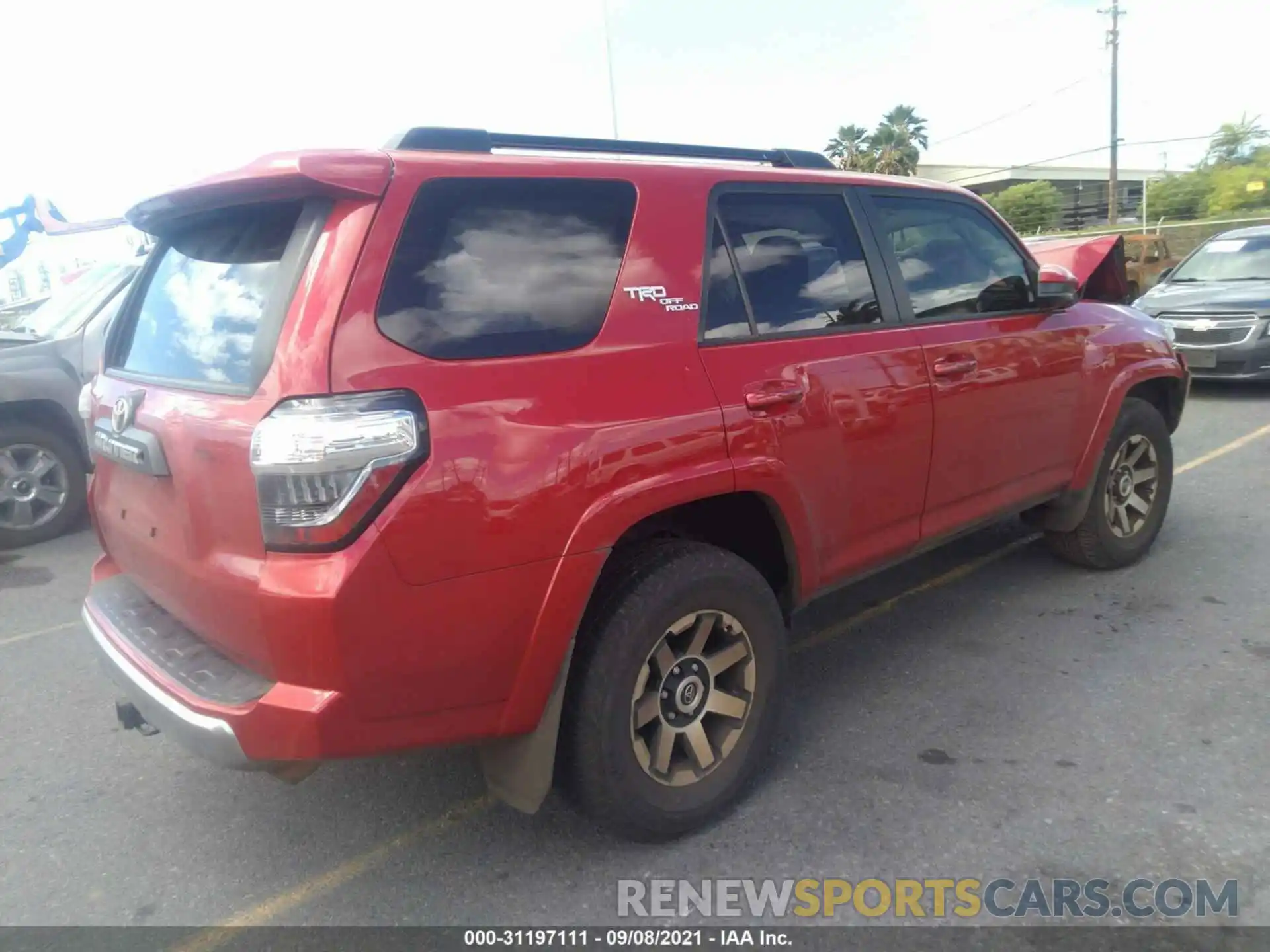 4 Photograph of a damaged car JTEBU5JR1K5733697 TOYOTA 4RUNNER 2019