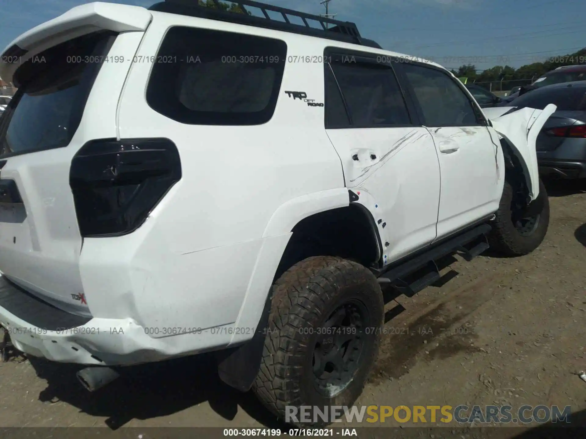 4 Фотография поврежденного автомобиля JTEBU5JR1K5736874 TOYOTA 4RUNNER 2019