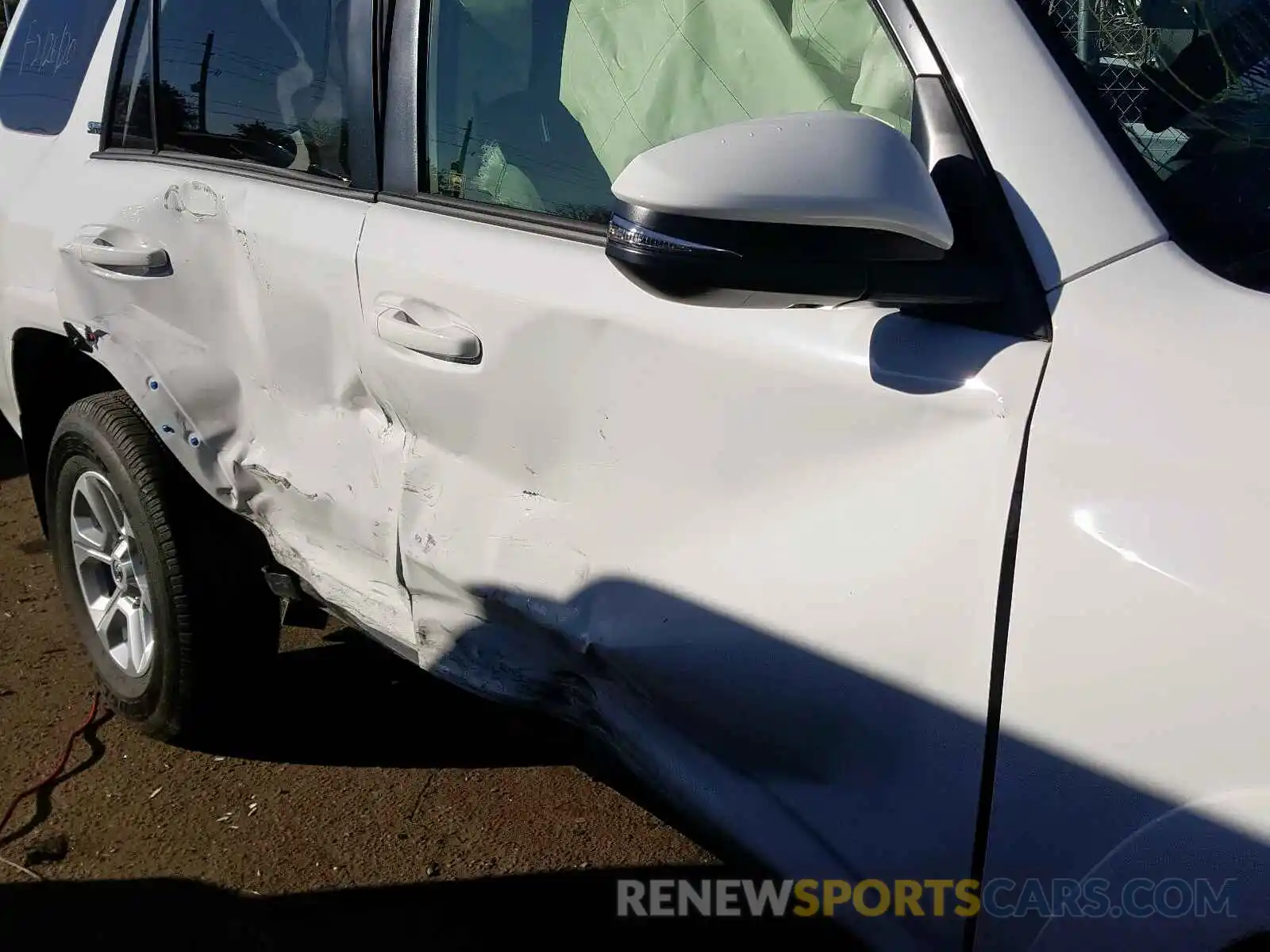 9 Photograph of a damaged car JTEBU5JR1K5737264 TOYOTA 4RUNNER 2019