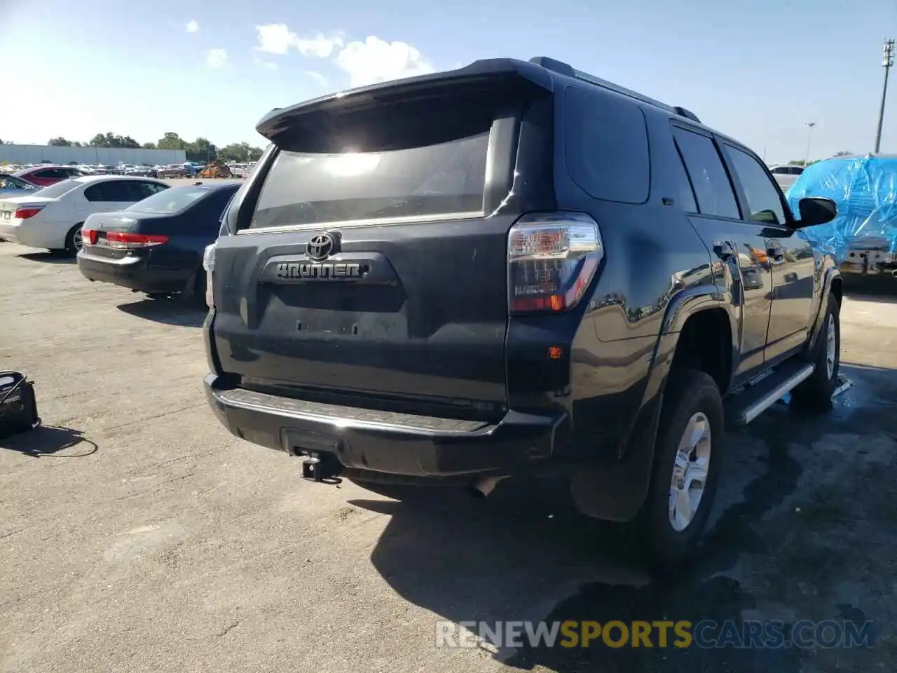 4 Фотография поврежденного автомобиля JTEBU5JR2K5615951 TOYOTA 4RUNNER 2019