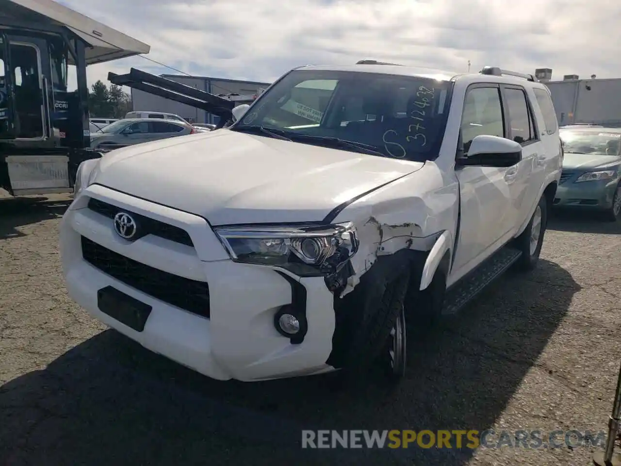 2 Photograph of a damaged car JTEBU5JR2K5617375 TOYOTA 4RUNNER 2019