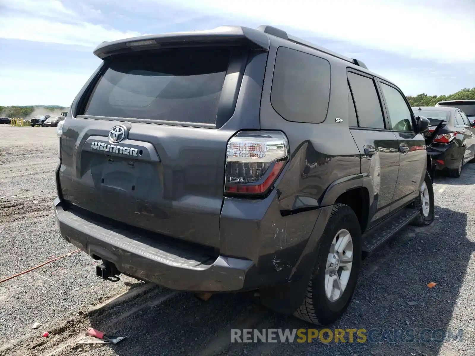 4 Photograph of a damaged car JTEBU5JR2K5622088 TOYOTA 4RUNNER 2019