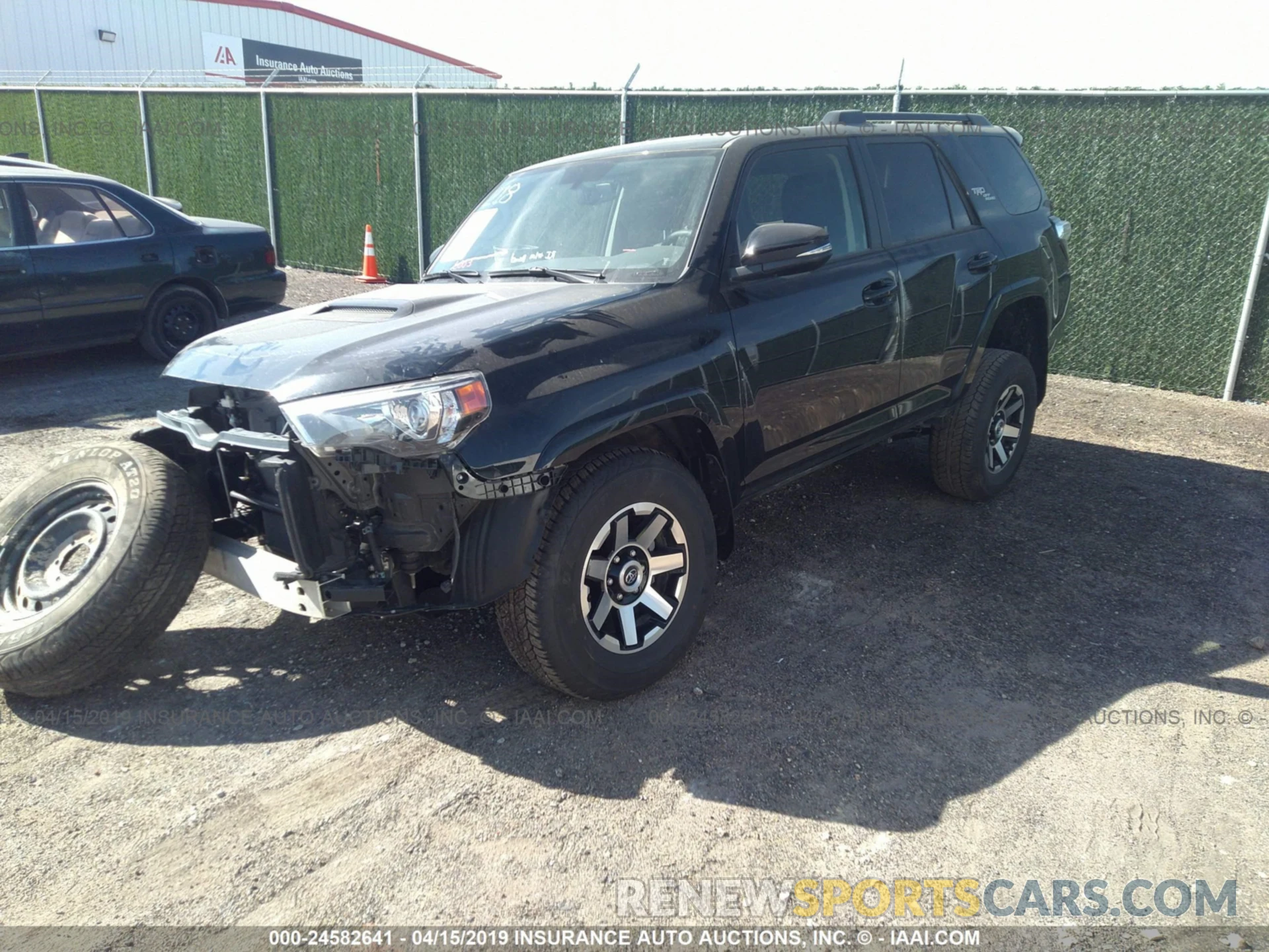 2 Фотография поврежденного автомобиля JTEBU5JR2K5623242 TOYOTA 4RUNNER 2019