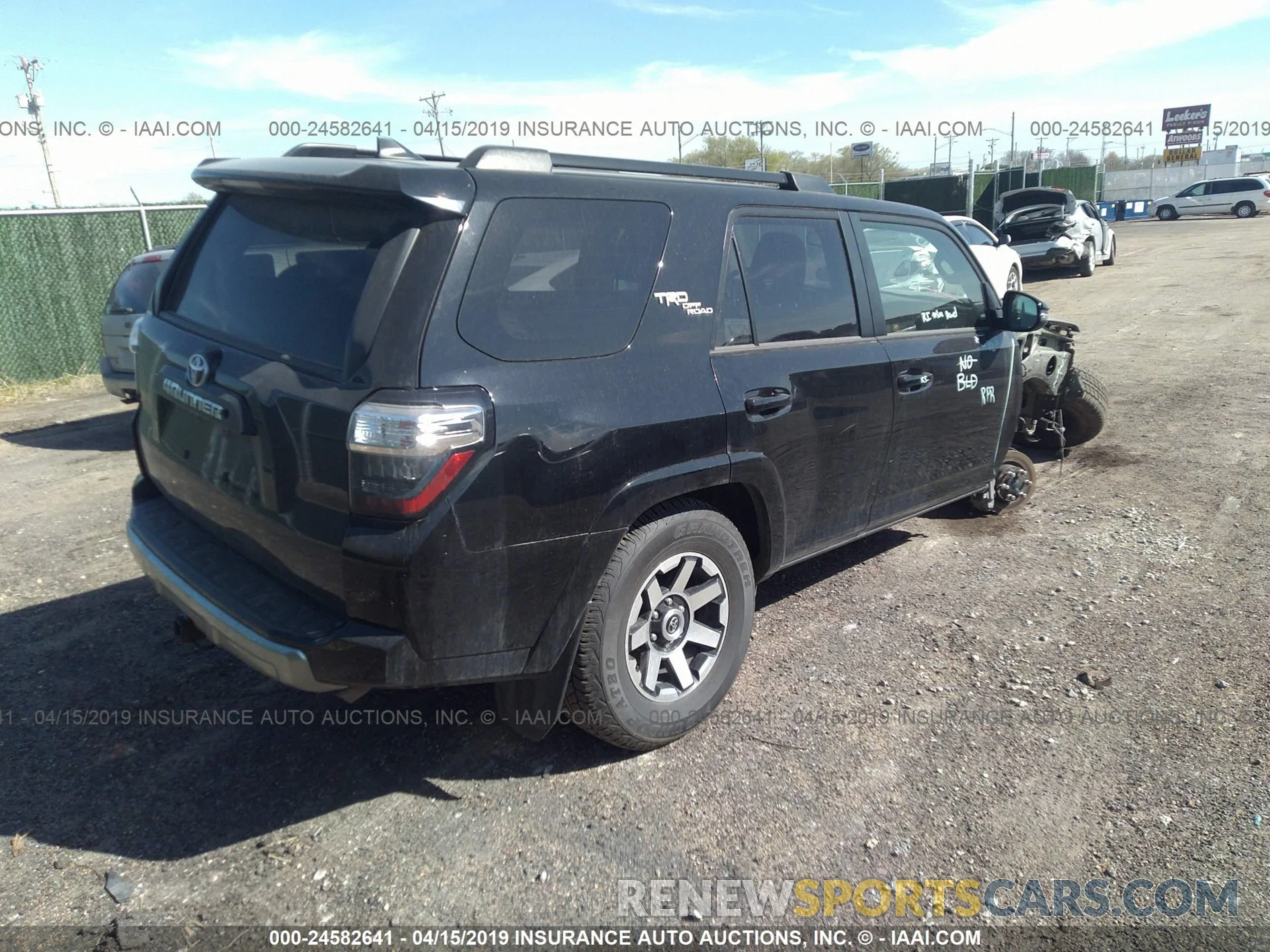 4 Фотография поврежденного автомобиля JTEBU5JR2K5623242 TOYOTA 4RUNNER 2019