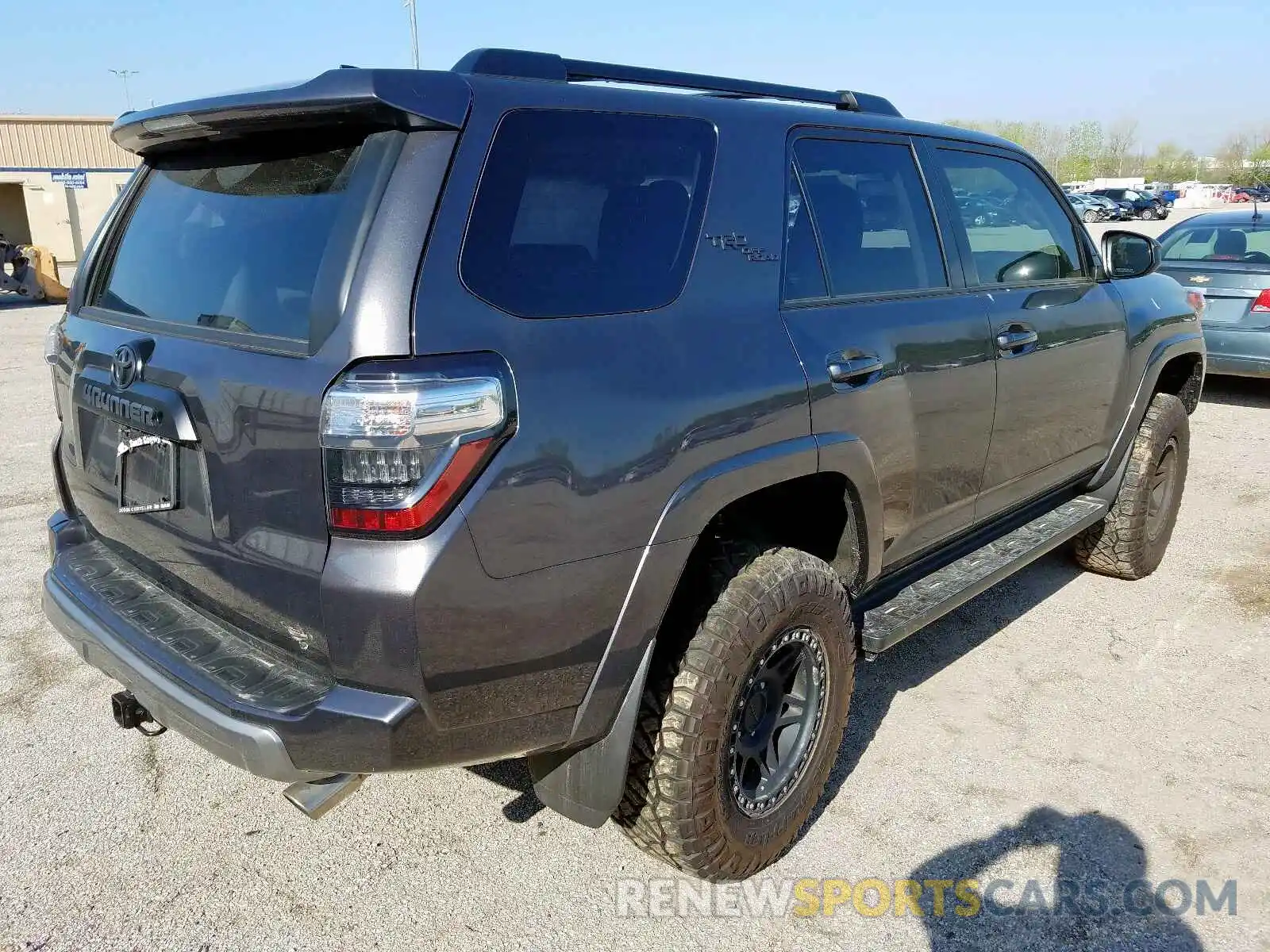 4 Фотография поврежденного автомобиля JTEBU5JR2K5624181 TOYOTA 4RUNNER 2019