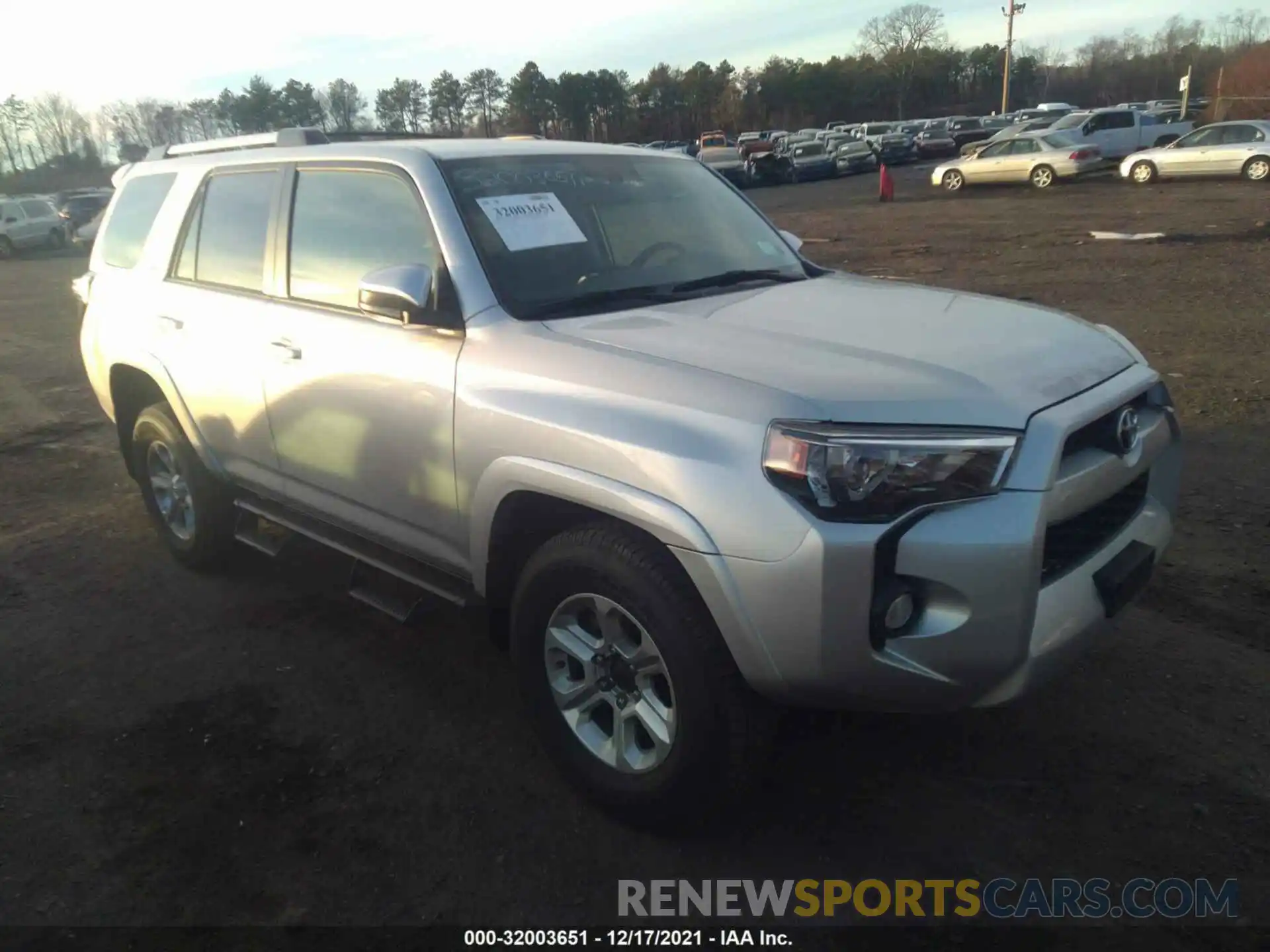 1 Фотография поврежденного автомобиля JTEBU5JR2K5624276 TOYOTA 4RUNNER 2019