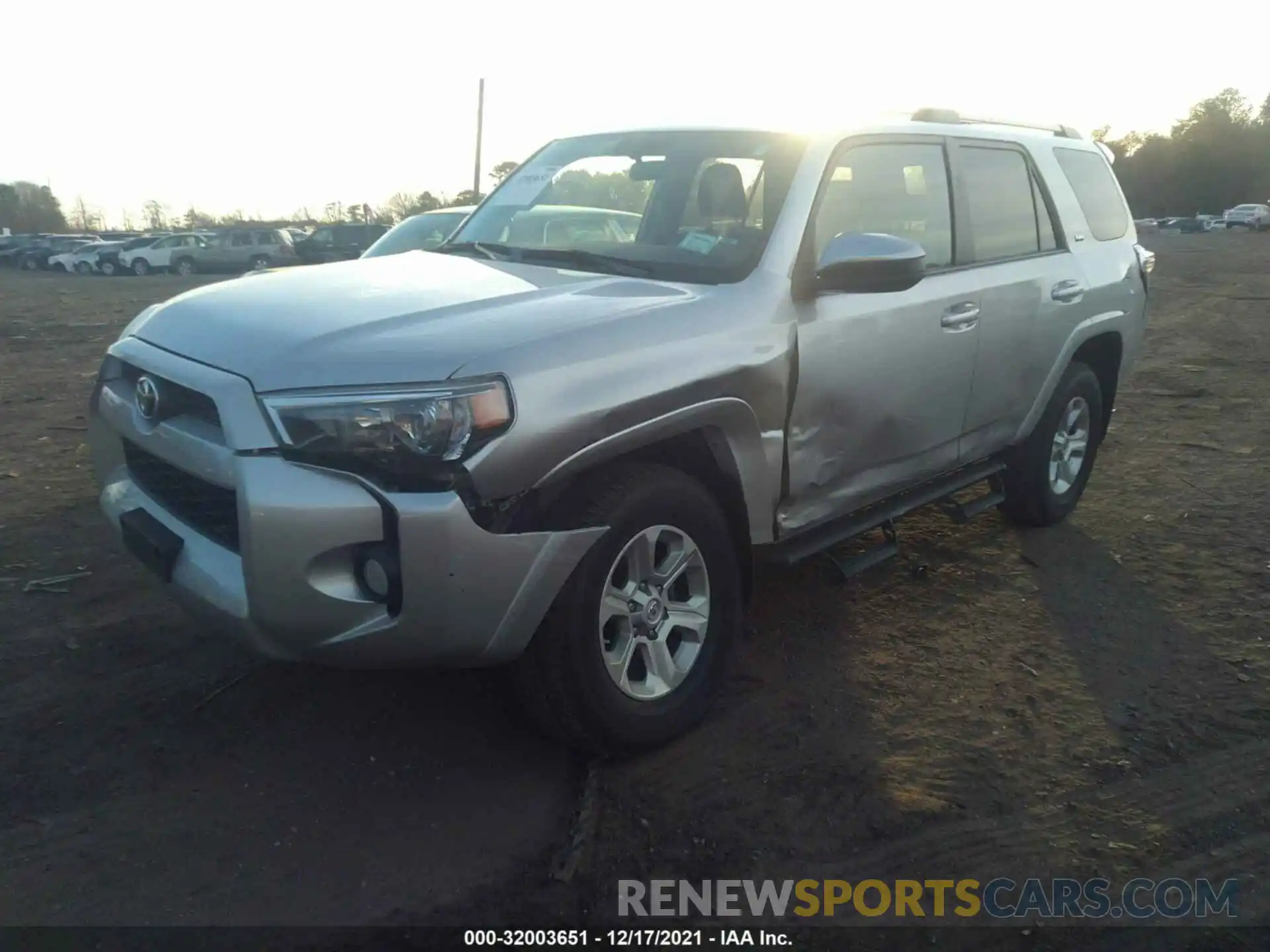 2 Фотография поврежденного автомобиля JTEBU5JR2K5624276 TOYOTA 4RUNNER 2019