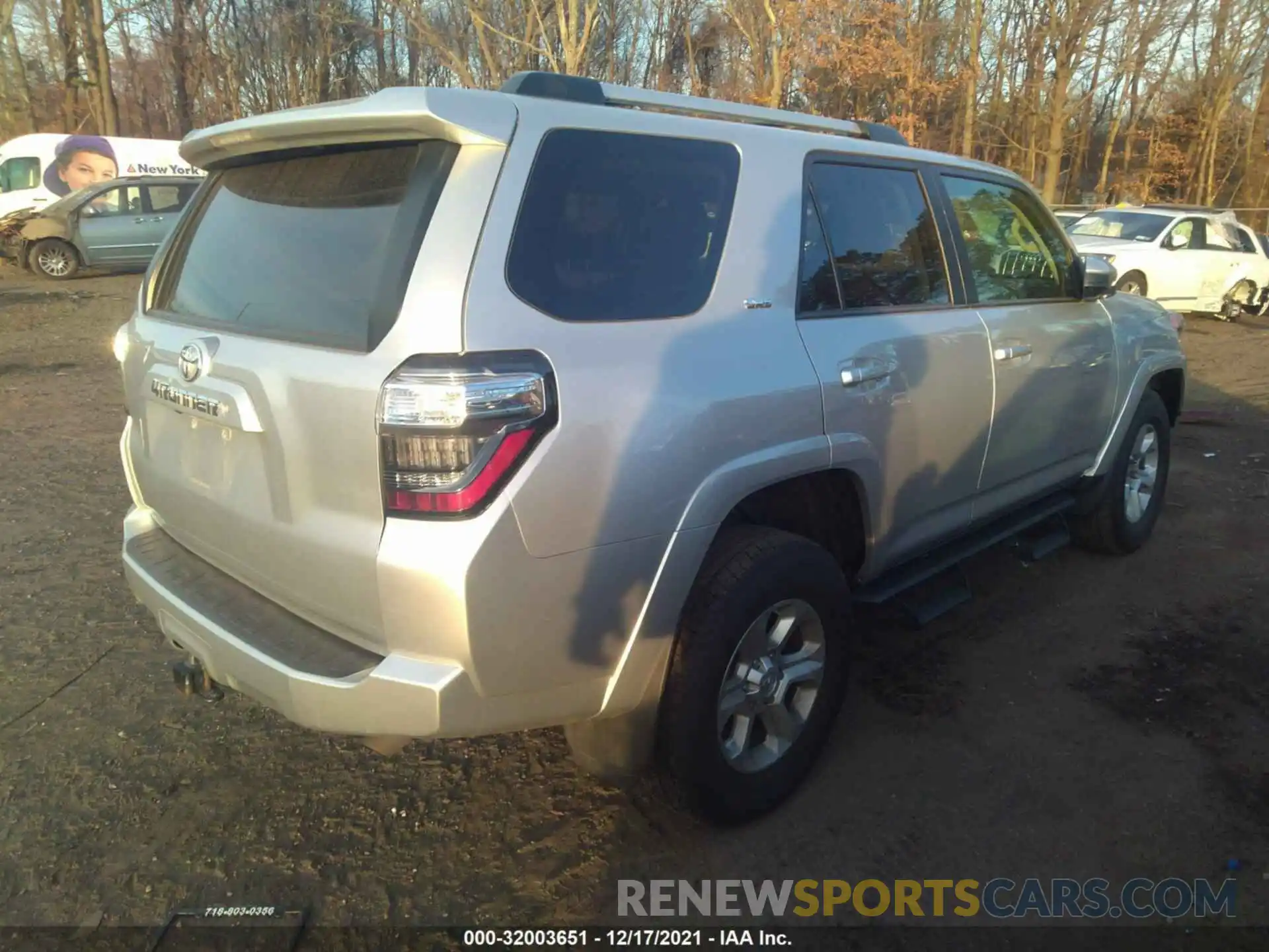 4 Фотография поврежденного автомобиля JTEBU5JR2K5624276 TOYOTA 4RUNNER 2019