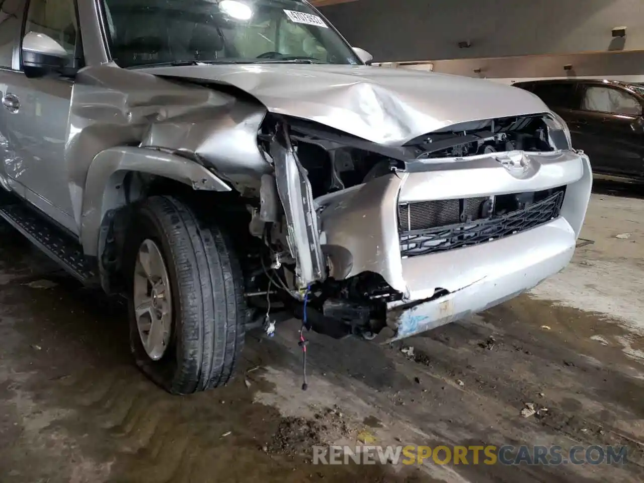 9 Photograph of a damaged car JTEBU5JR2K5627002 TOYOTA 4RUNNER 2019